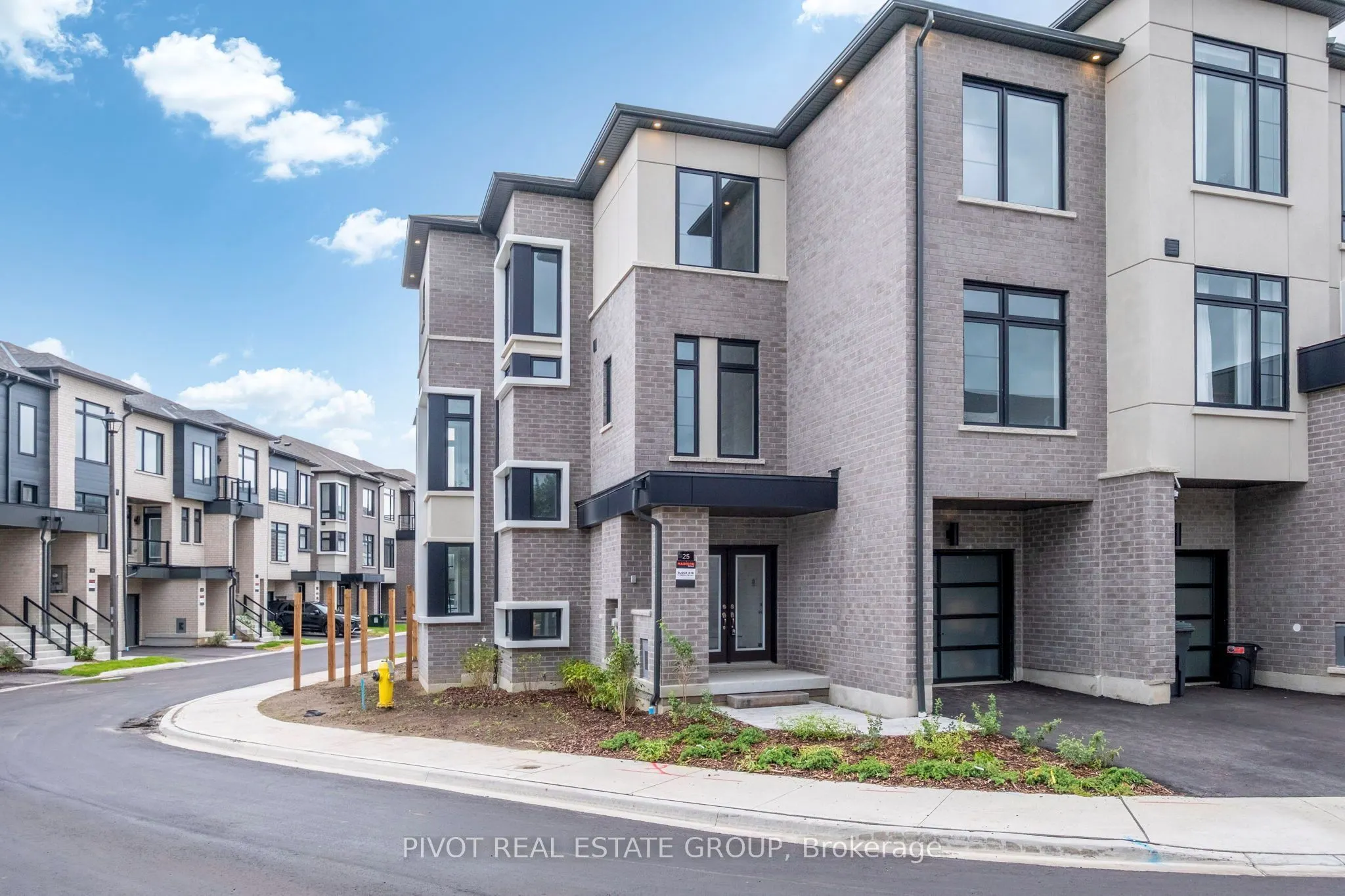 25 Observatory Way