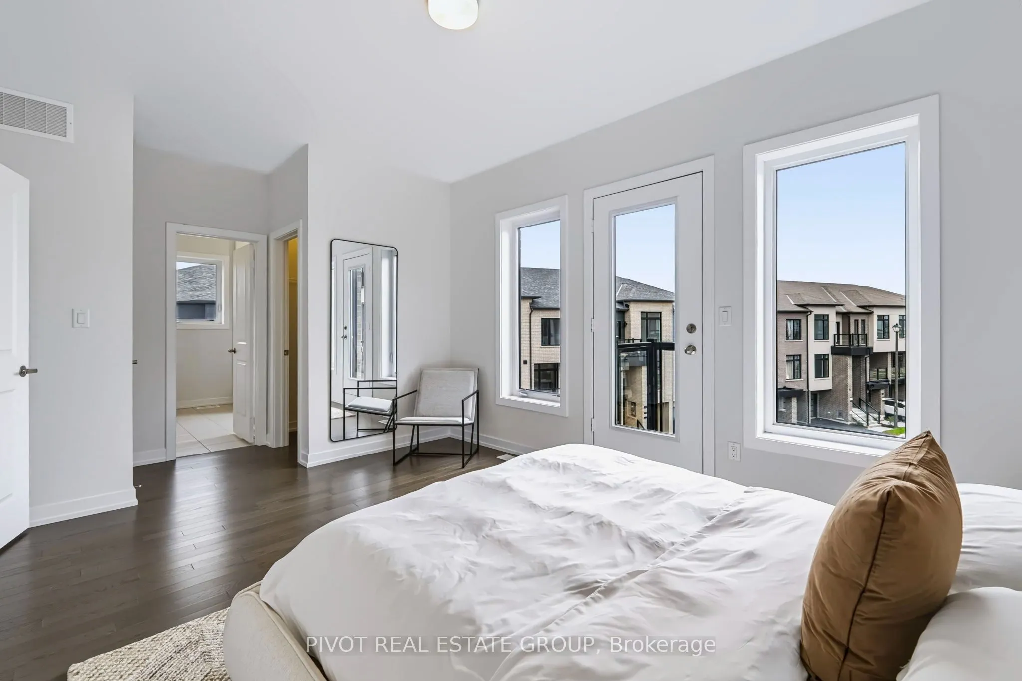 25 Observatory Way