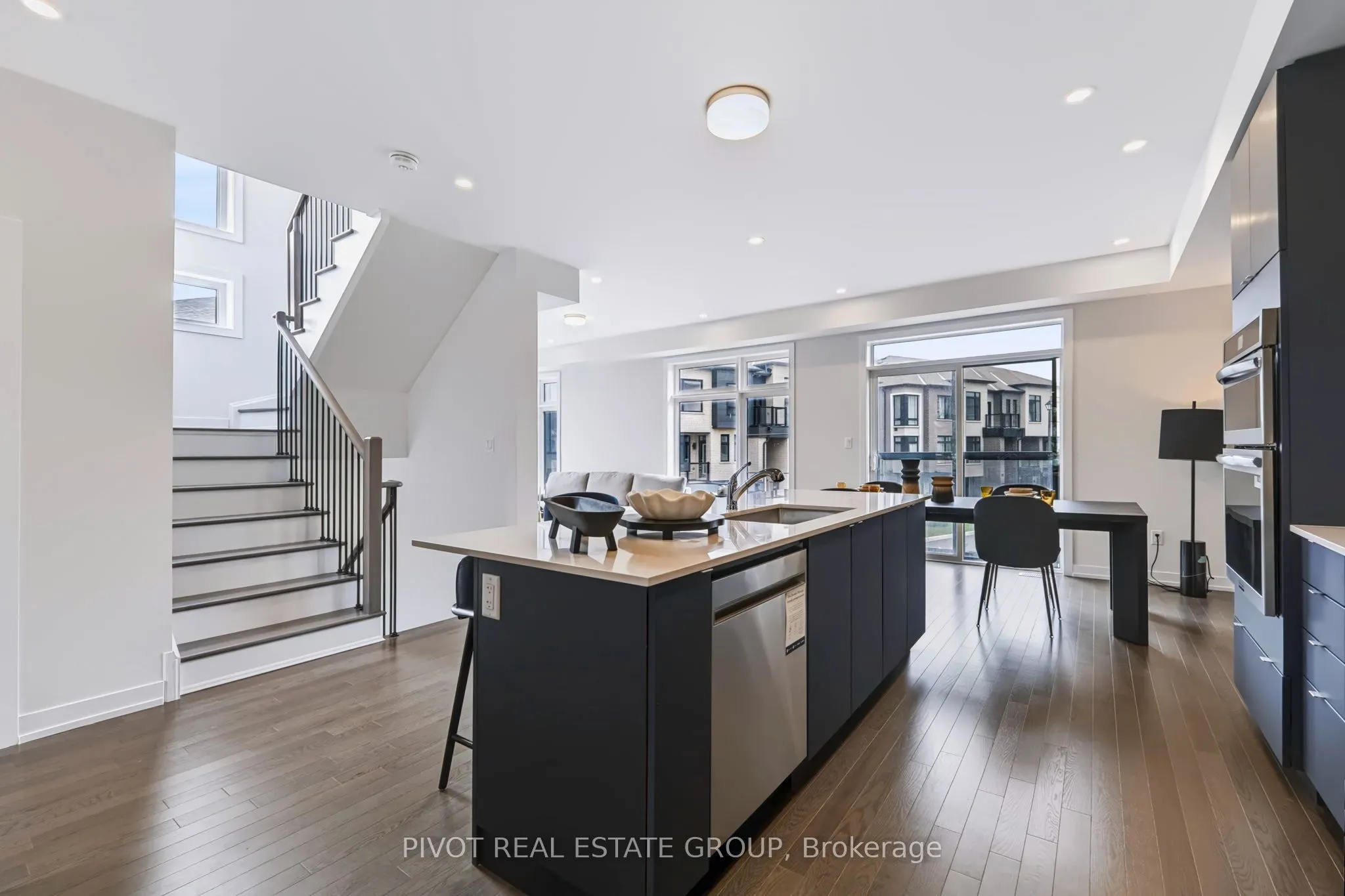 25 Observatory Way