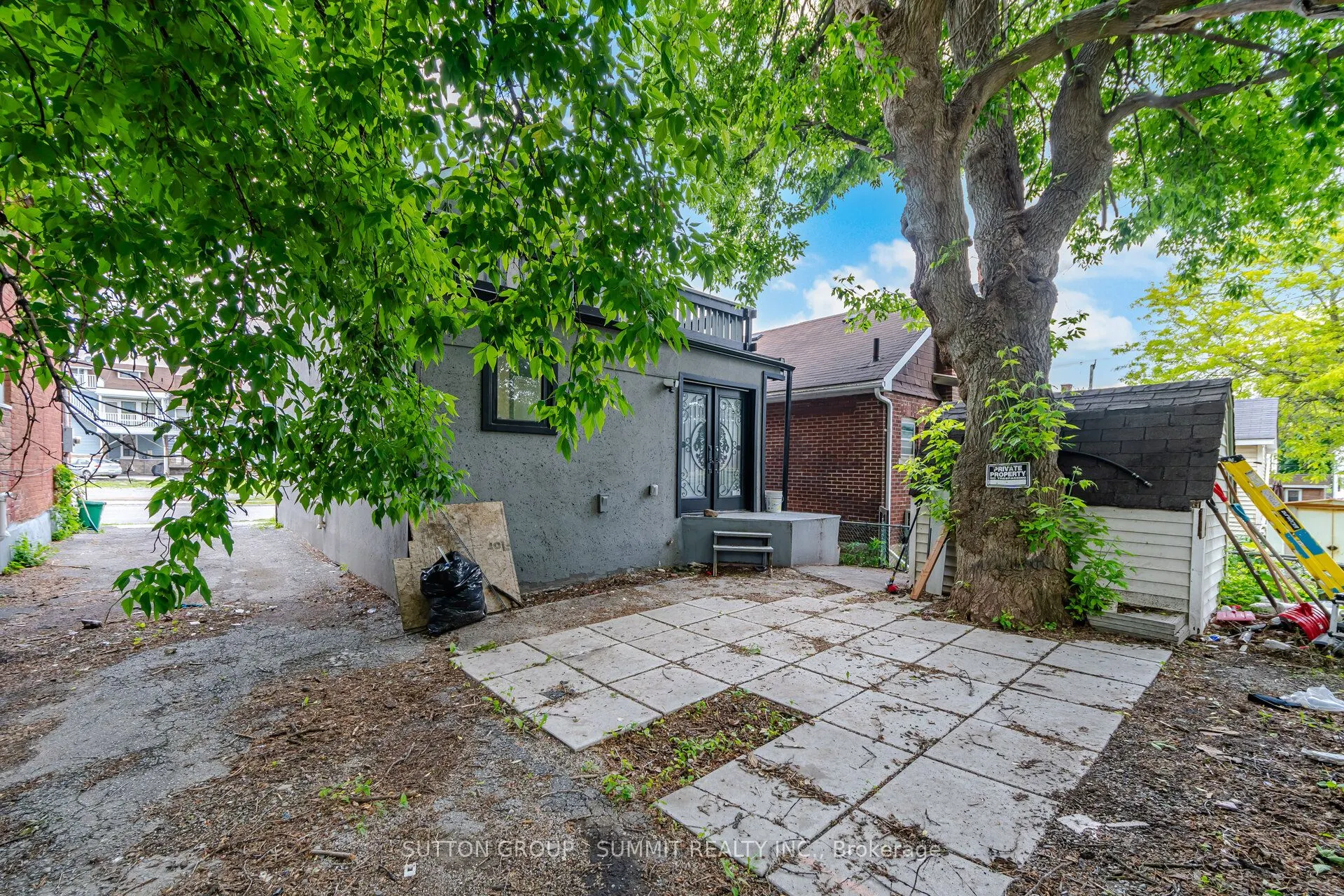 11 MAPLE Street
