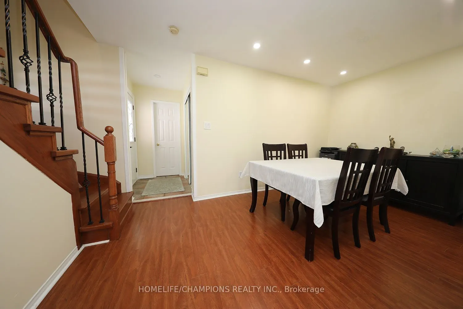 16 Echo Glen Road