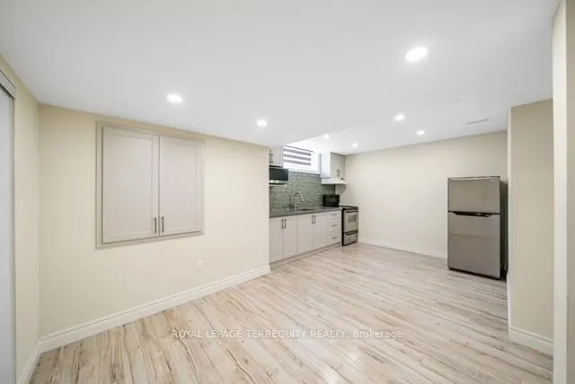 1 Devineridge Avenue