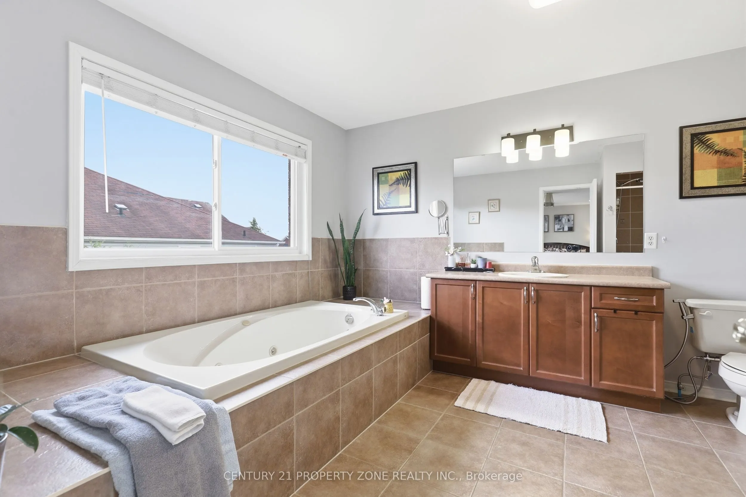 239 Williamson Drive W