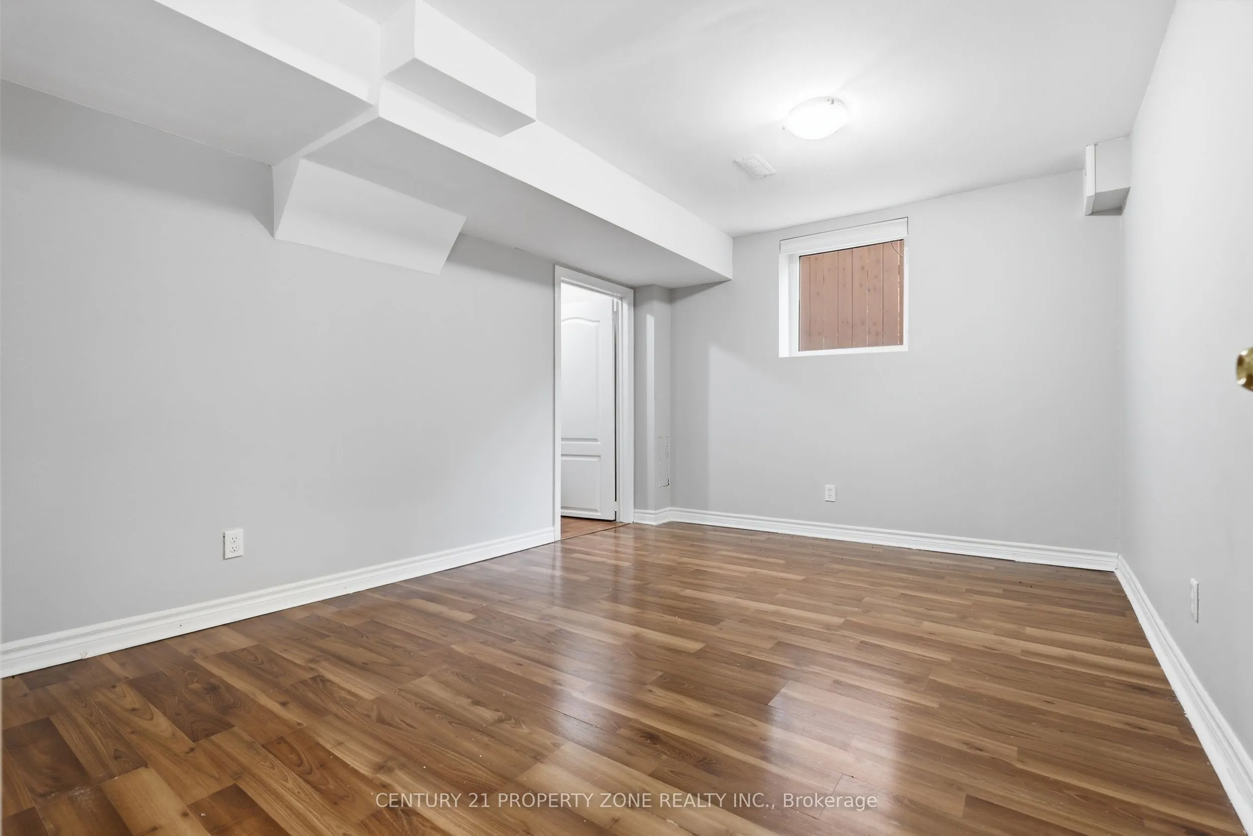 239 Williamson Drive W
