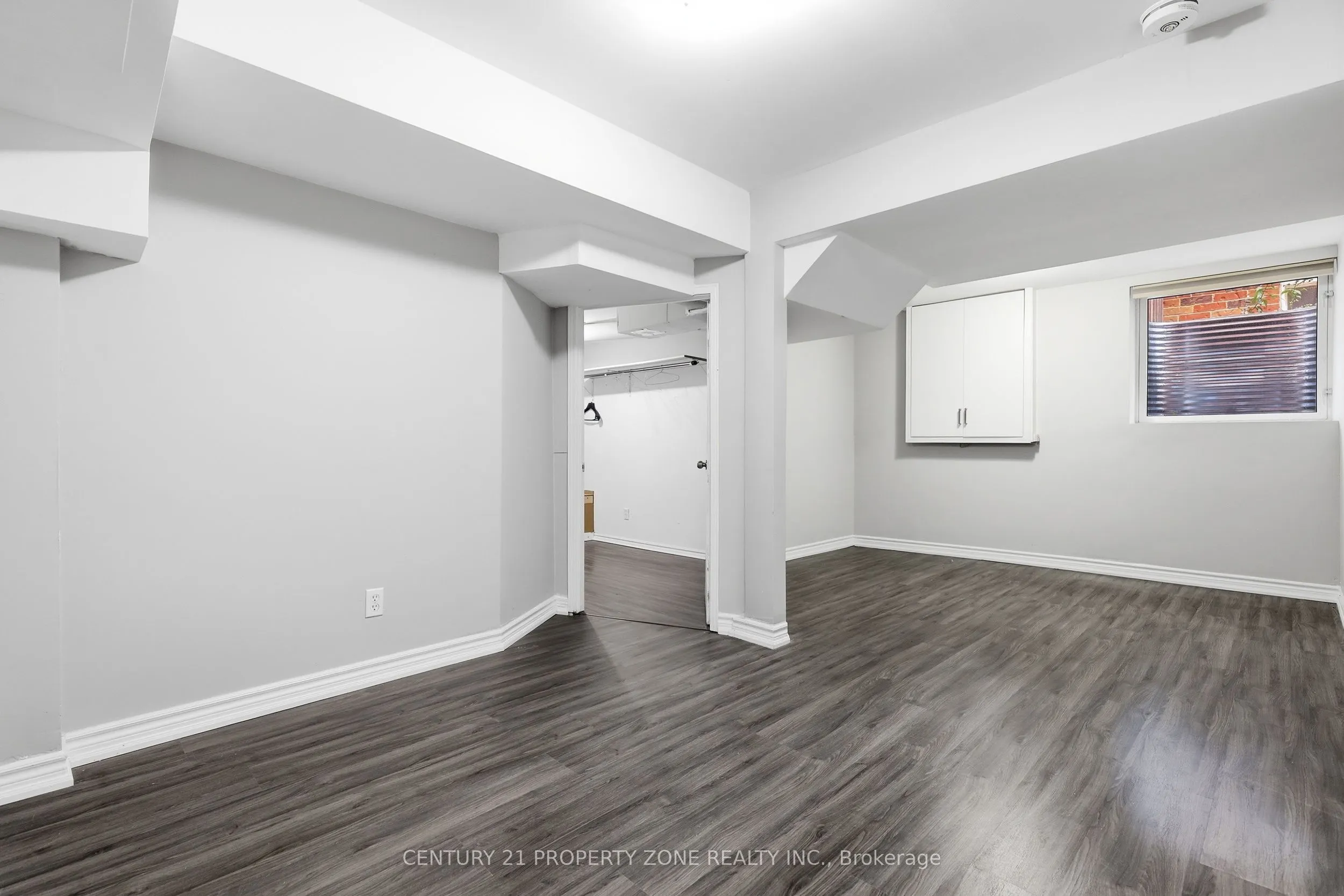 239 Williamson Drive W