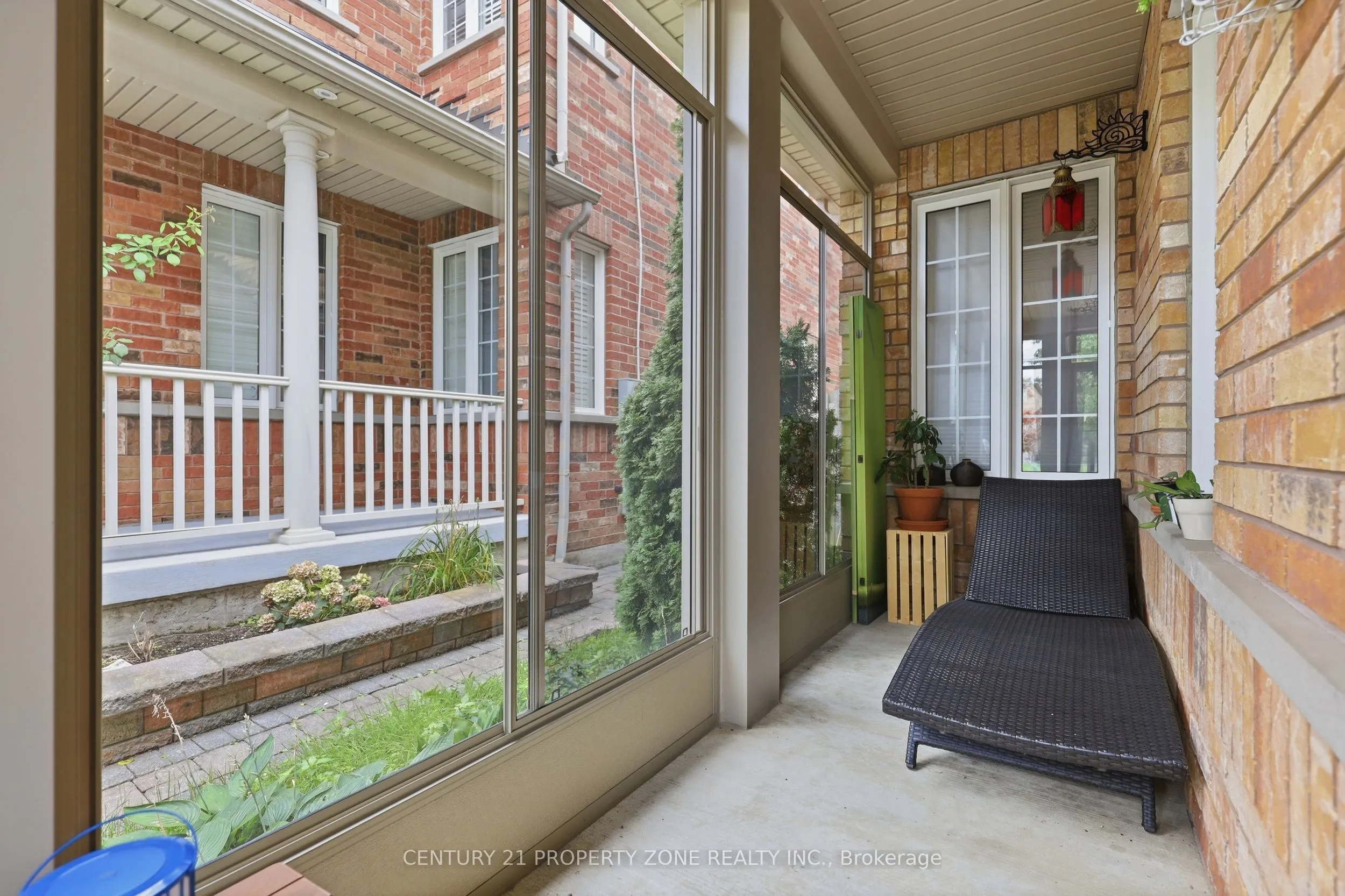 239 Williamson Drive W
