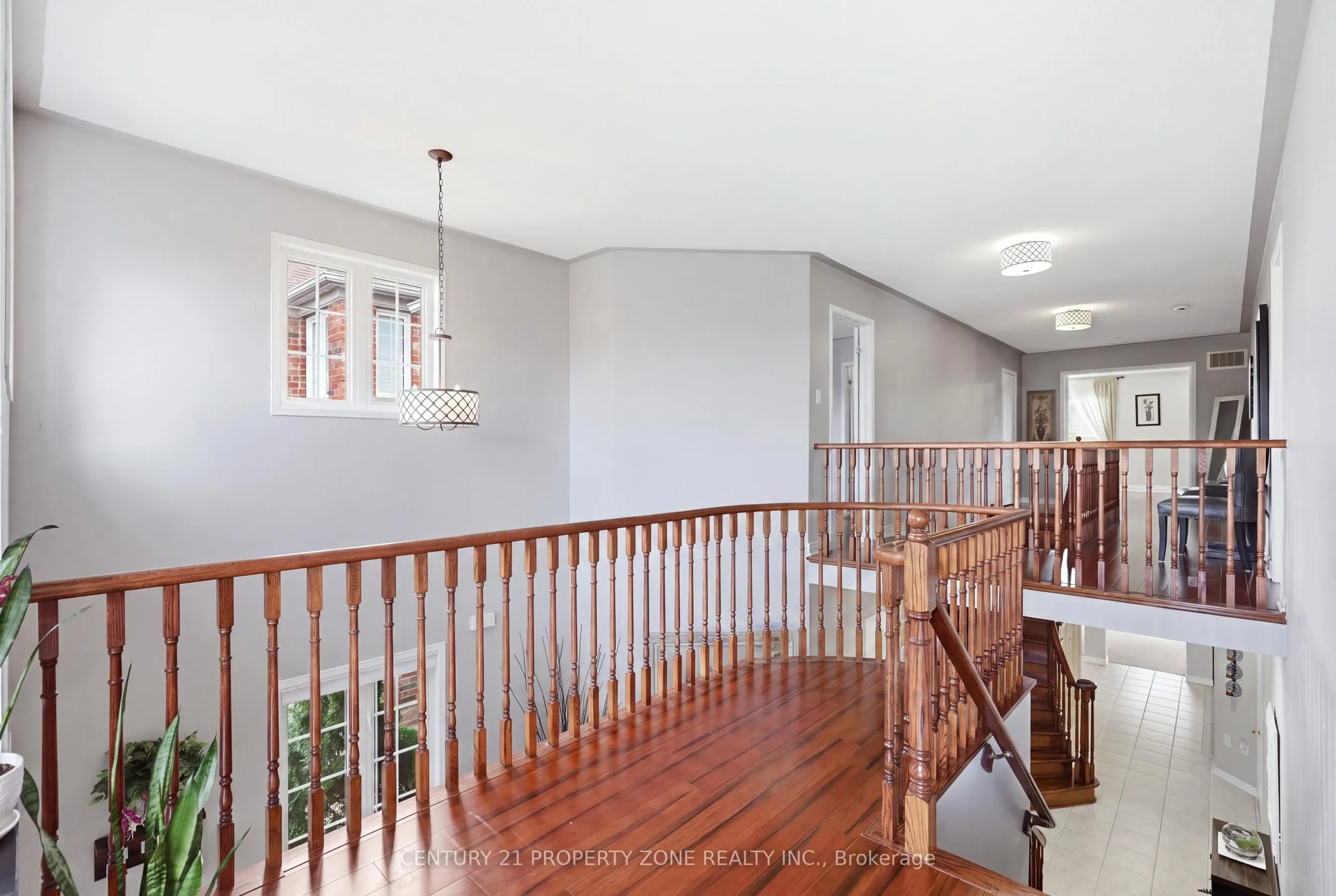 239 Williamson Drive W