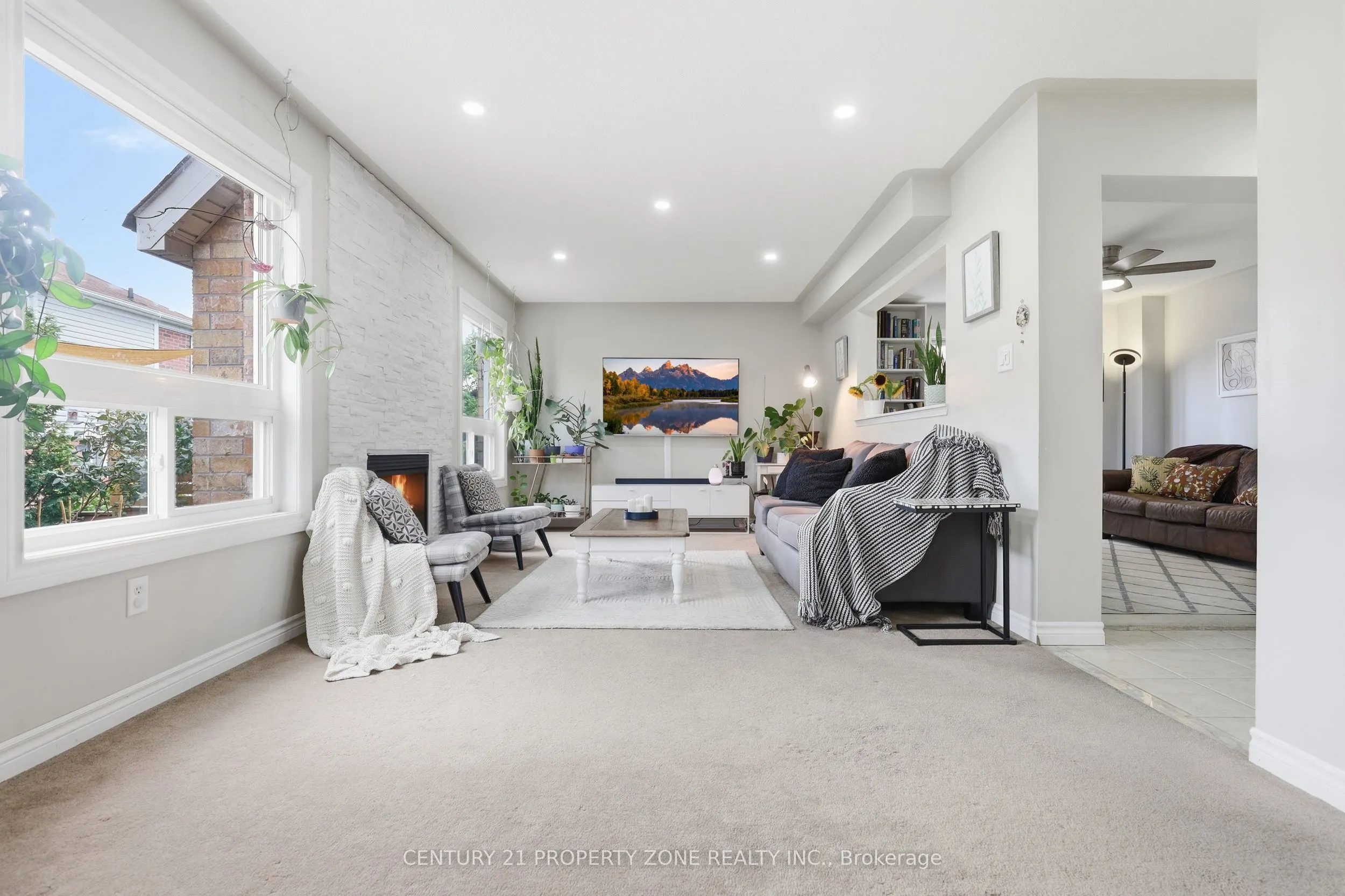 239 Williamson Drive W