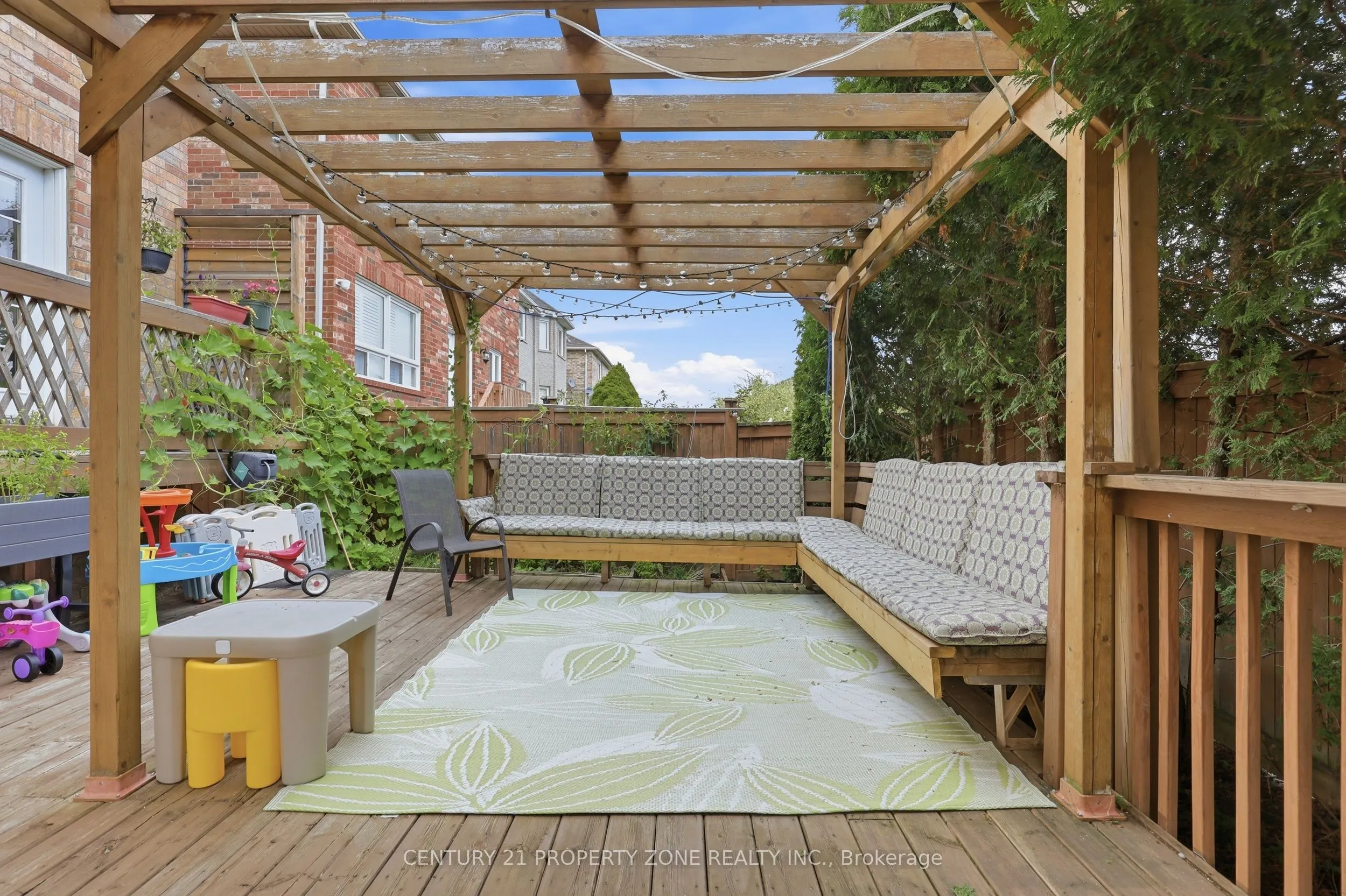 239 Williamson Drive W