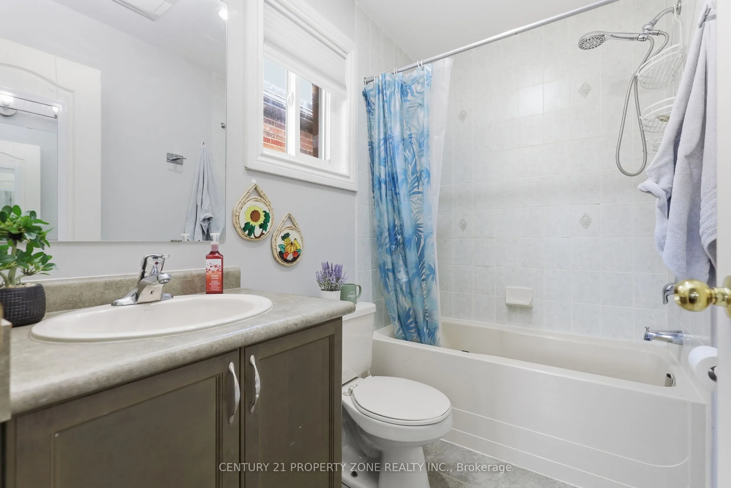 239 Williamson Drive W
