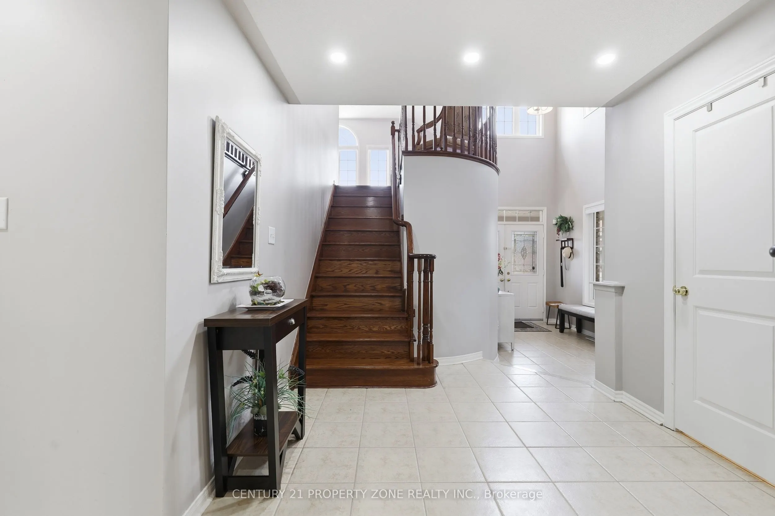 239 Williamson Drive W