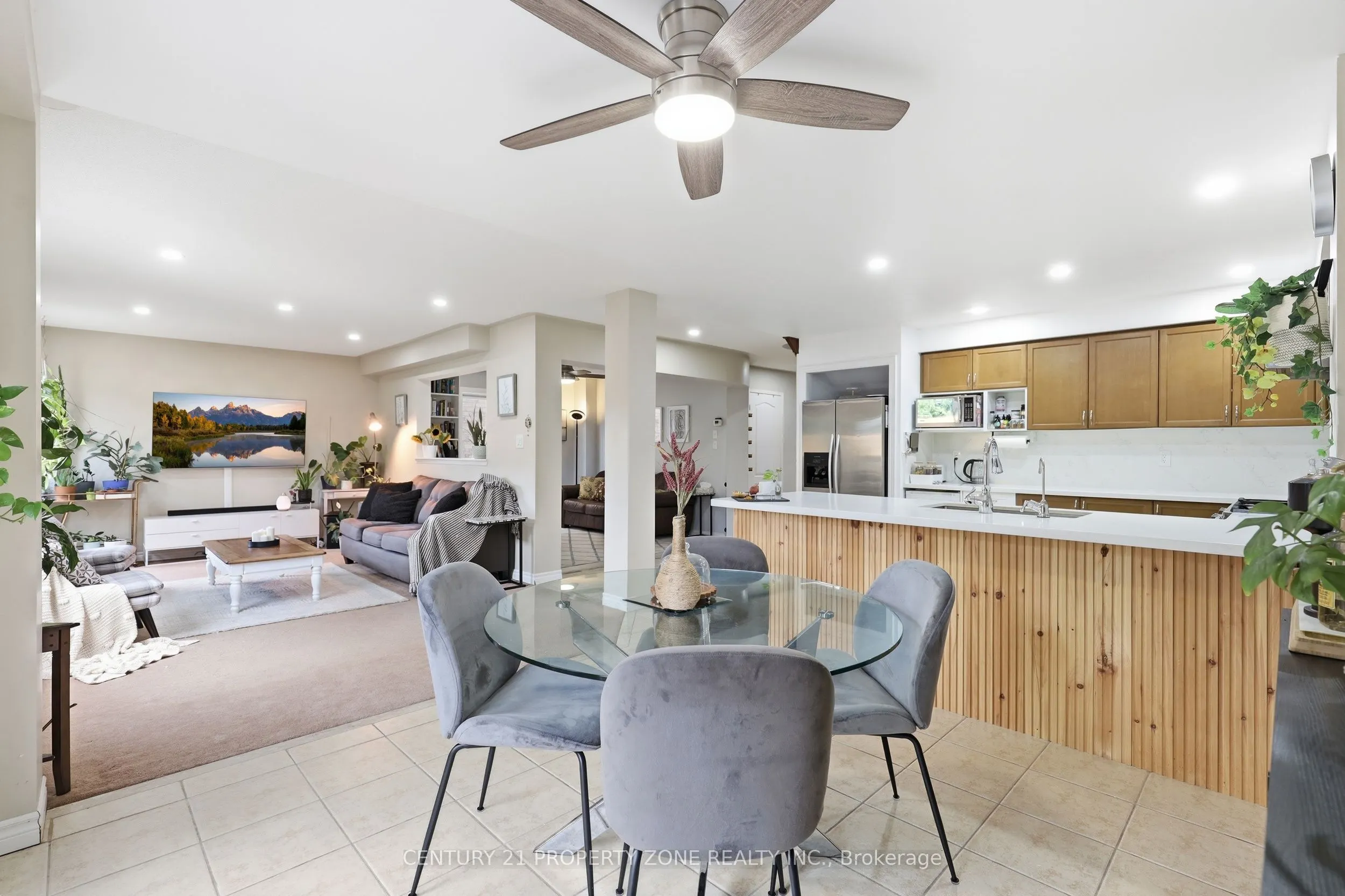 239 Williamson Drive W