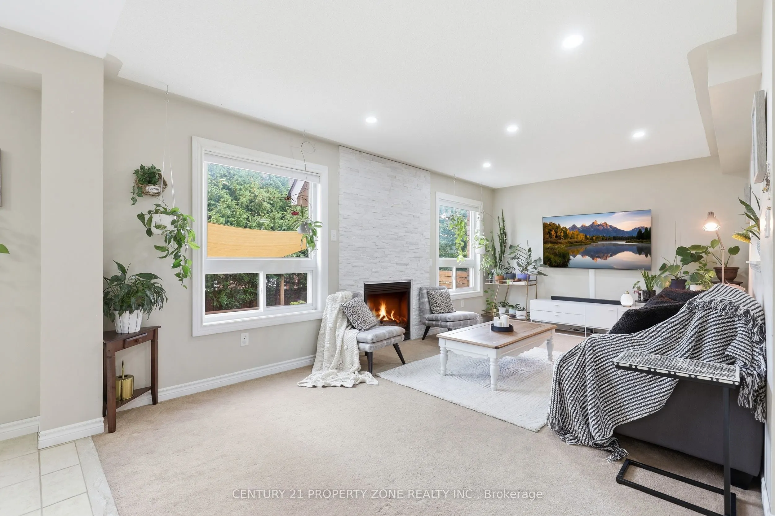 239 Williamson Drive W