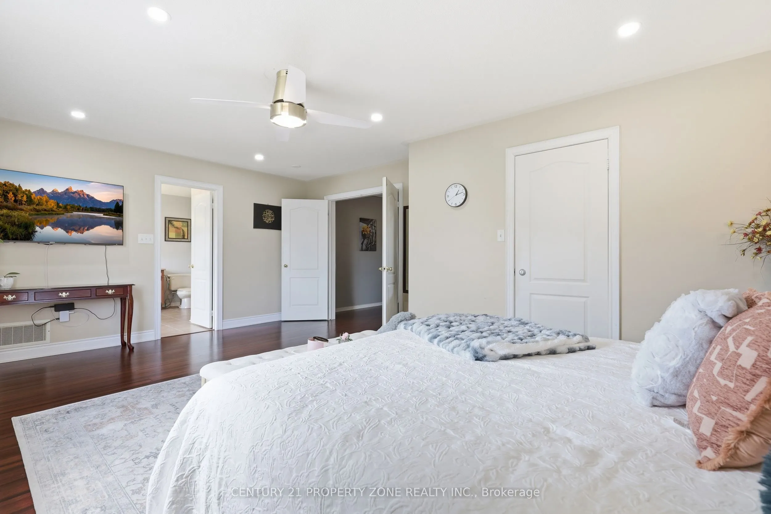 239 Williamson Drive W