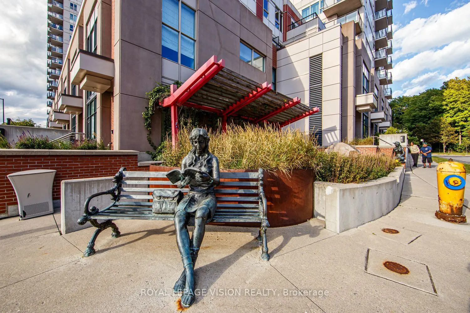 190 Borough Drive #2806