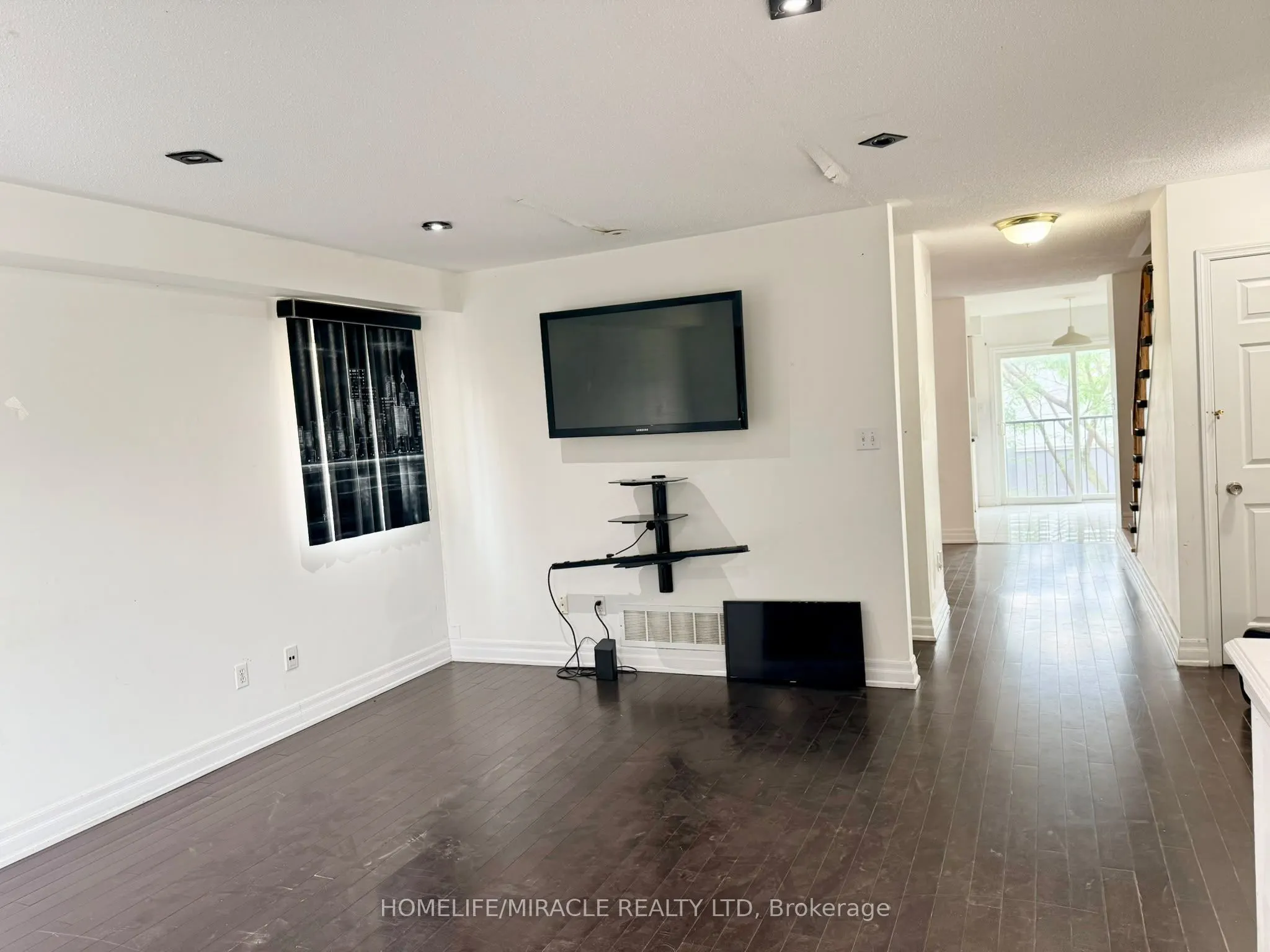 2800 Eglinton Avenue E #1