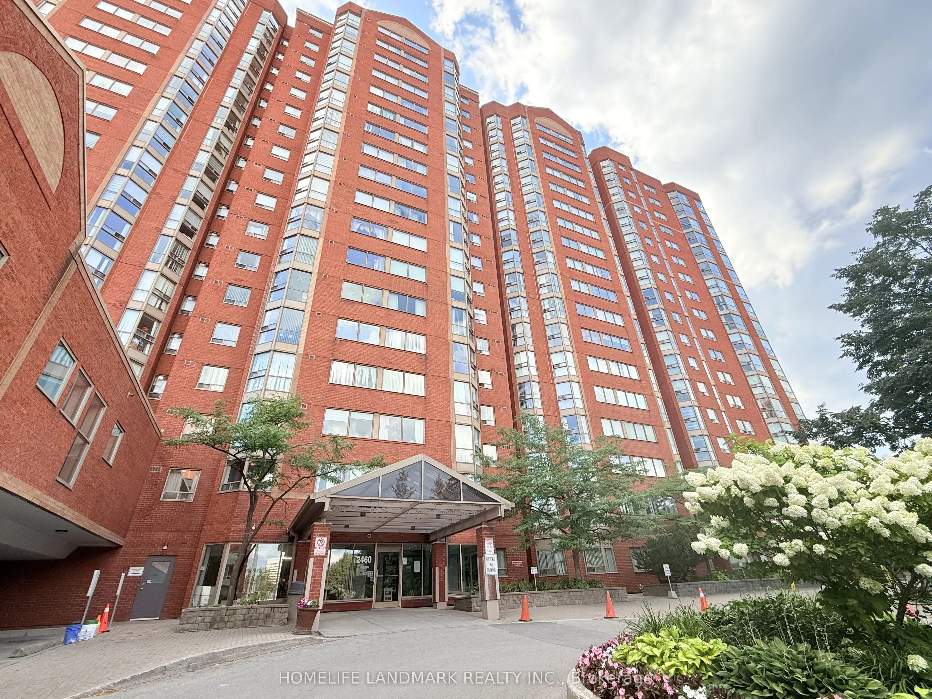 2460 Eglinton Avenue E #917