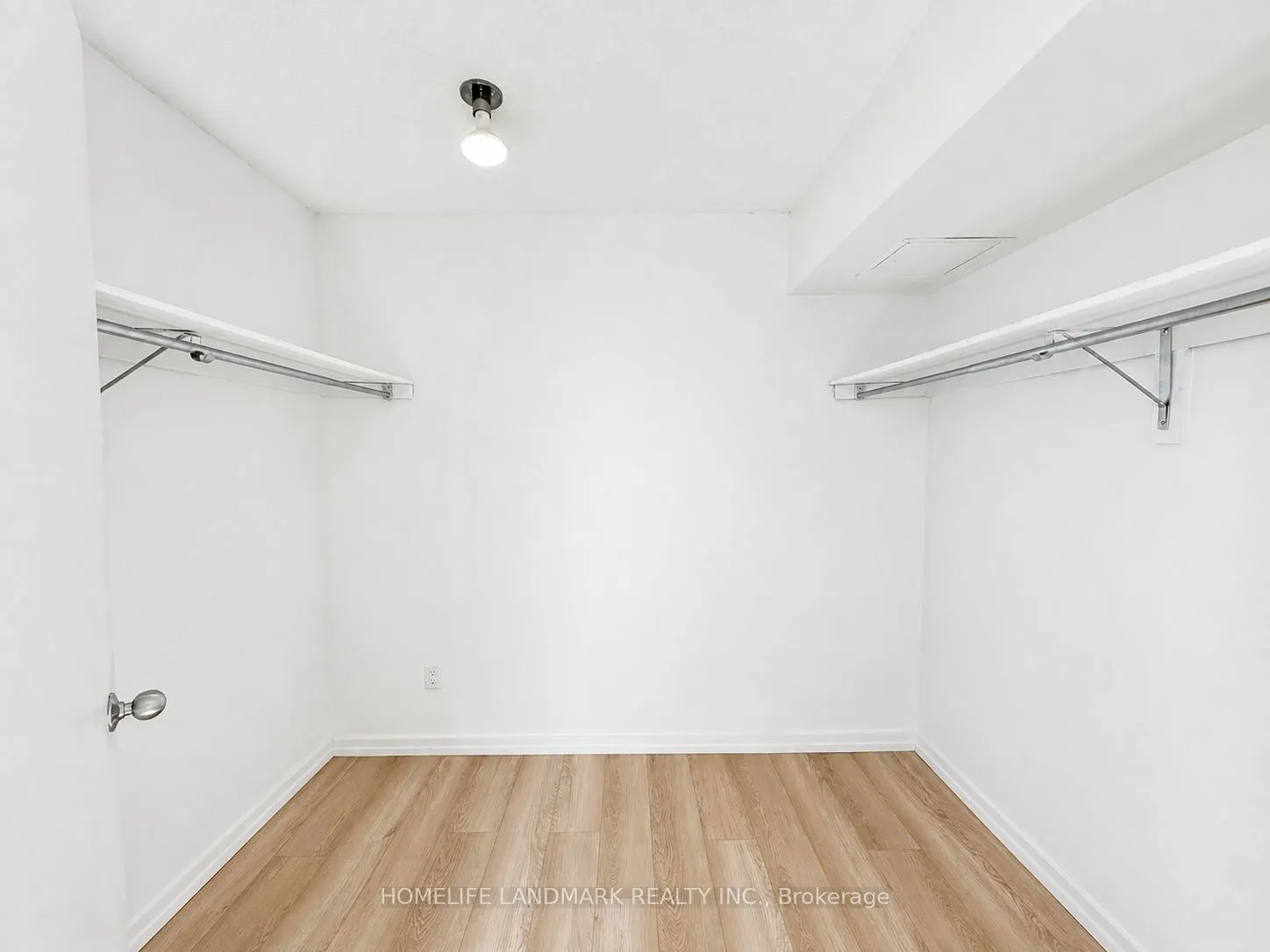 2460 Eglinton Avenue E #917