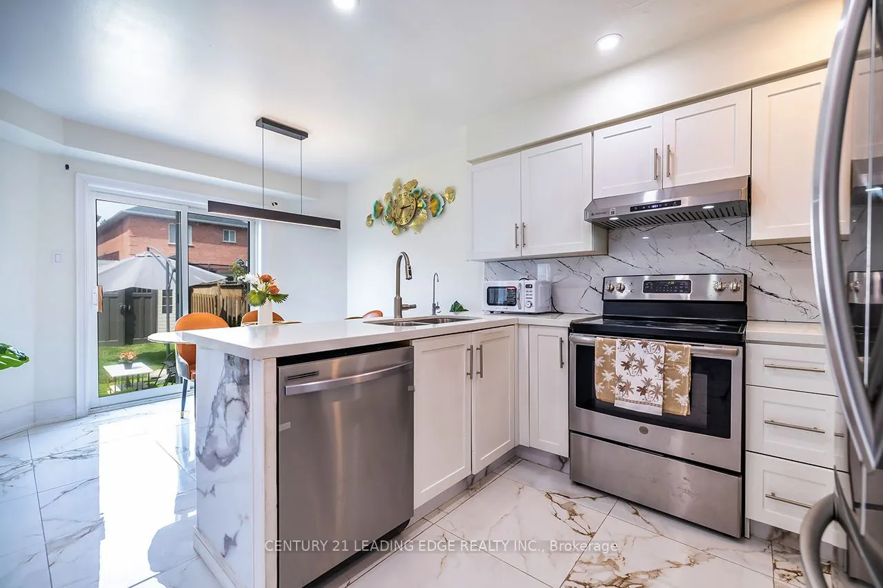 14 GUILDWOOD Drive