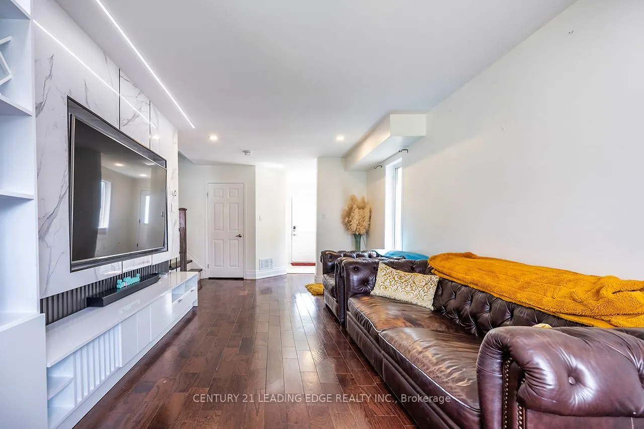 14 GUILDWOOD Drive