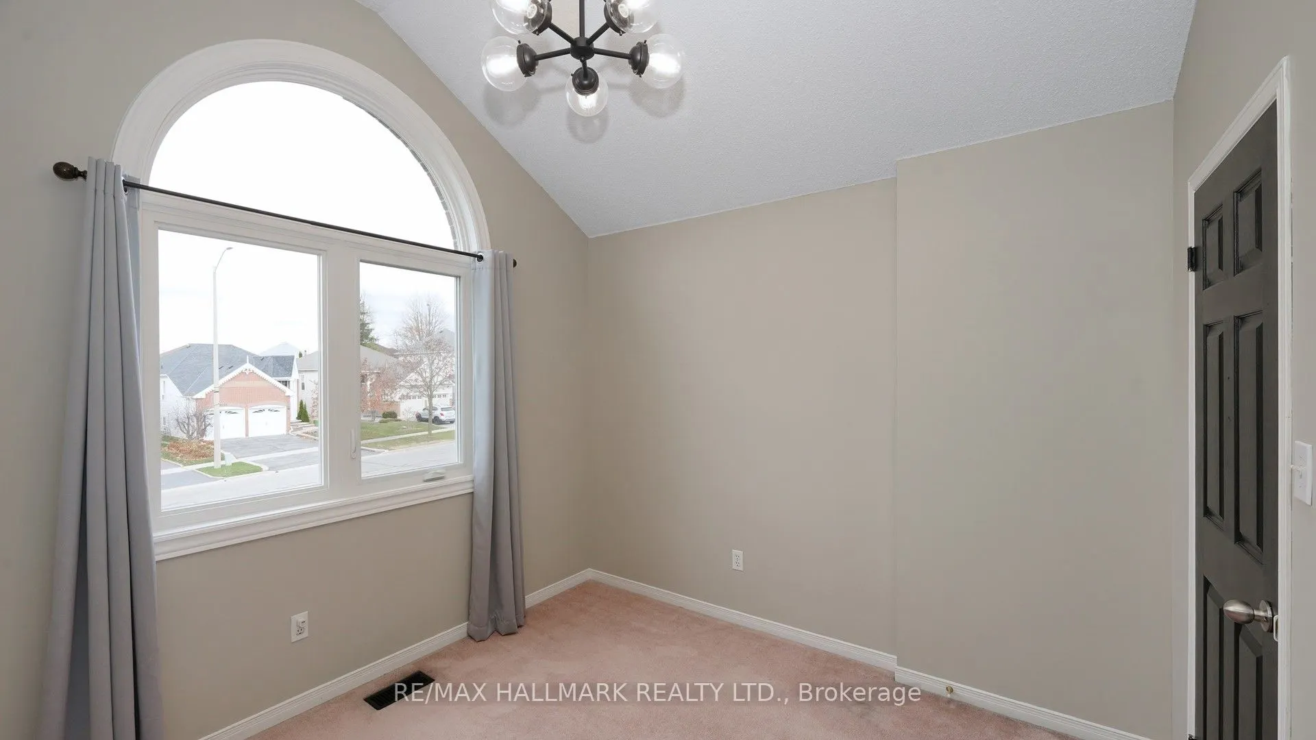 1035 Beatrice Street E #Upper