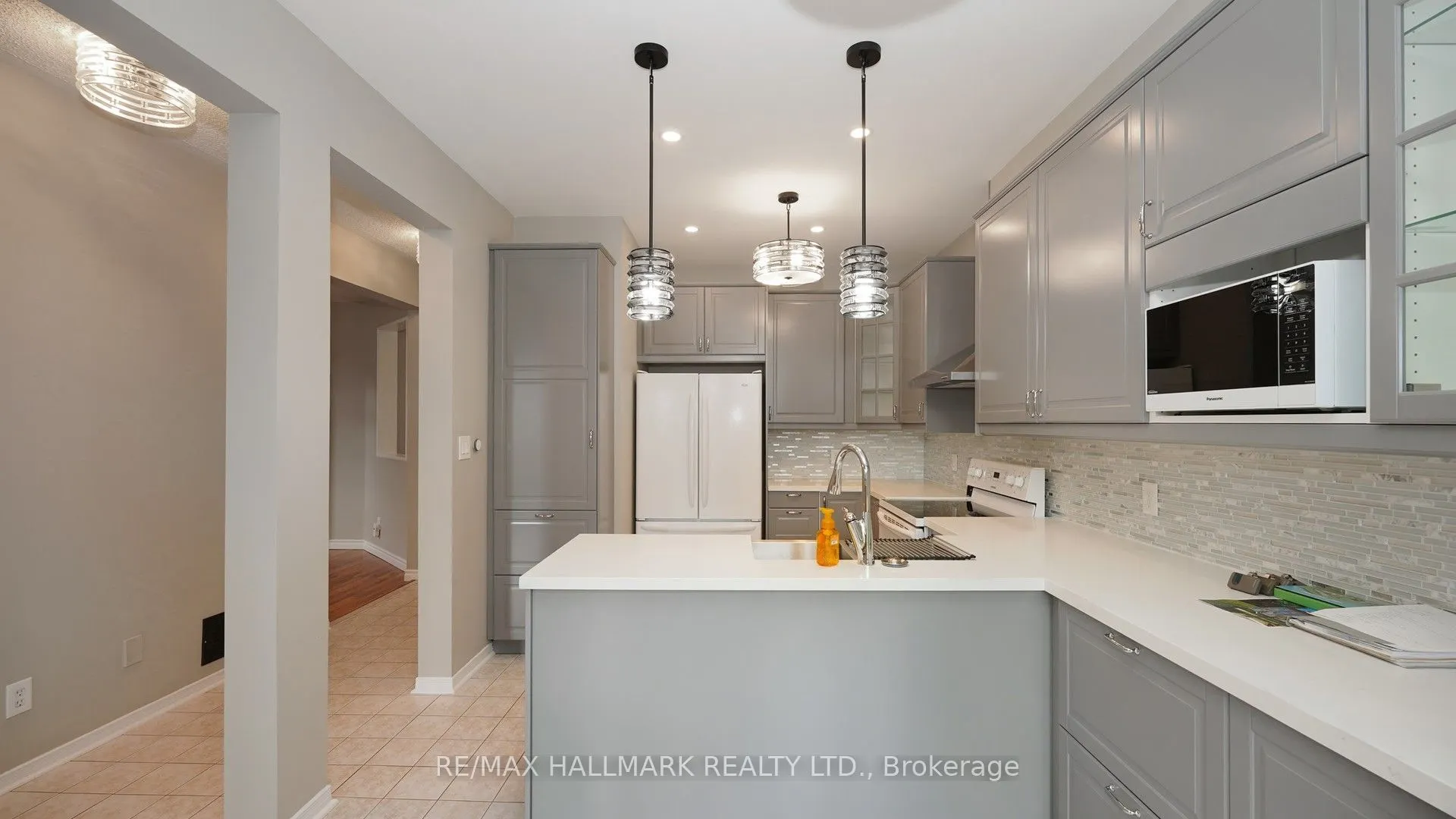 1035 Beatrice Street E #Upper