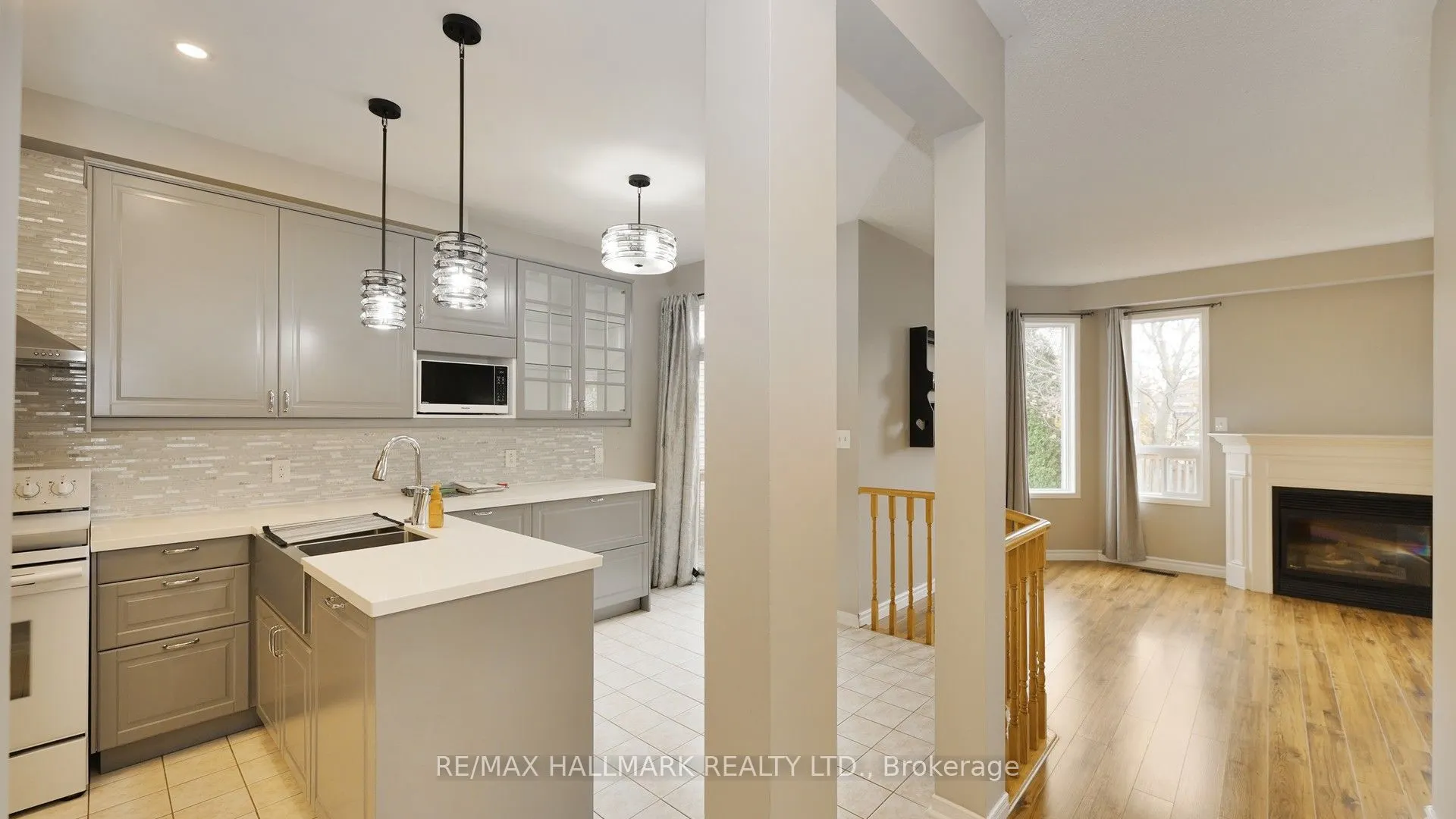 1035 Beatrice Street E #Upper