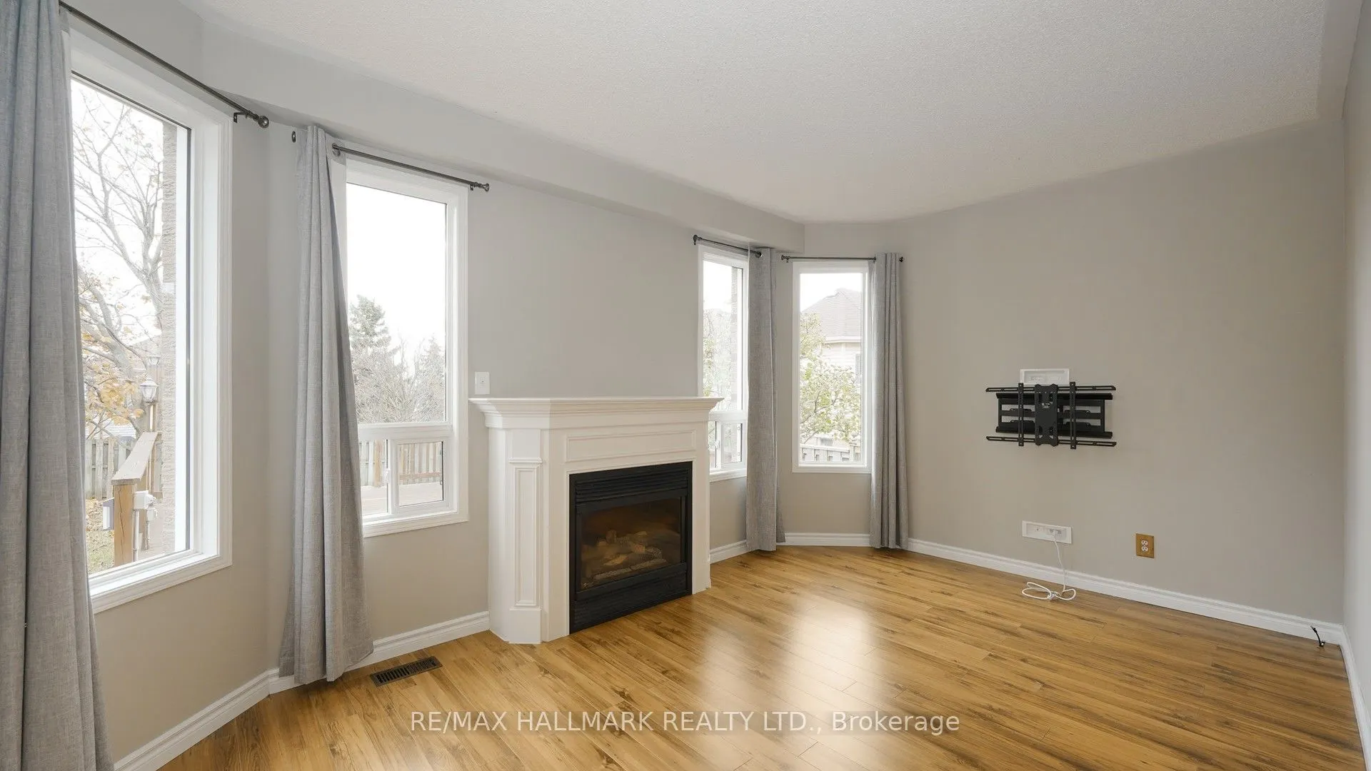 1035 Beatrice Street E #Upper