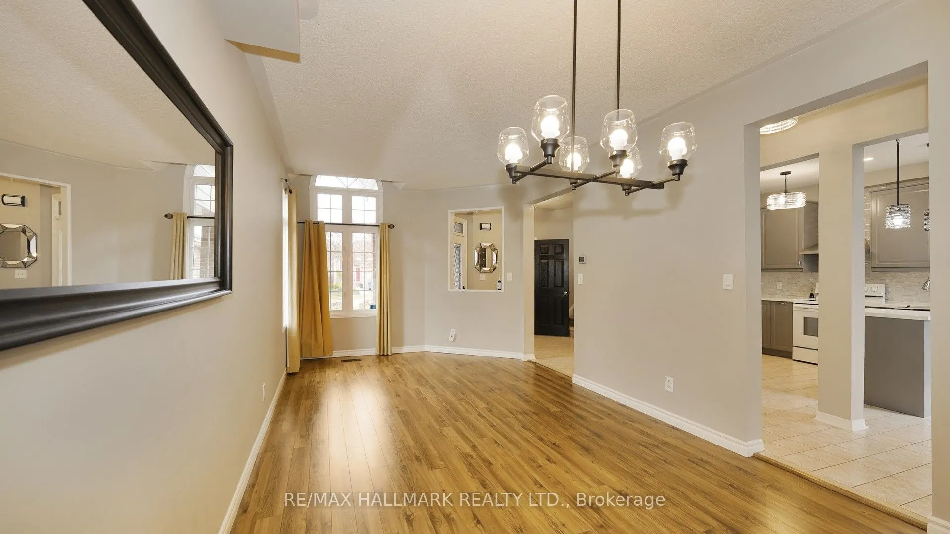 1035 Beatrice Street E #Upper