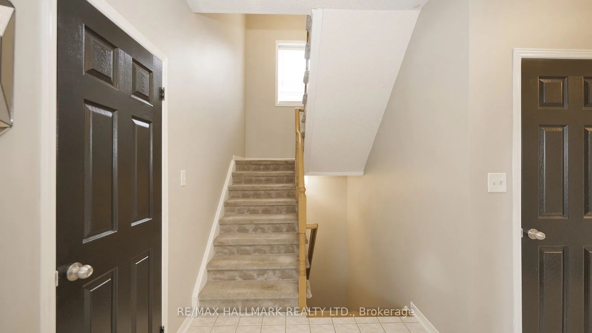 1035 Beatrice Street E #Upper