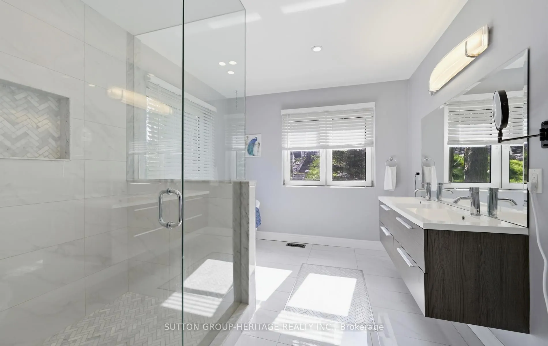 62 Lakeside Beach Road