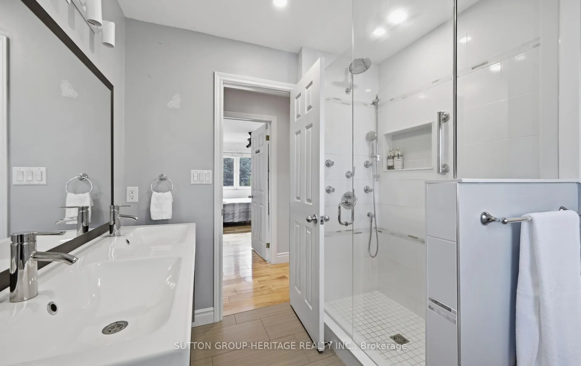 62 Lakeside Beach Road