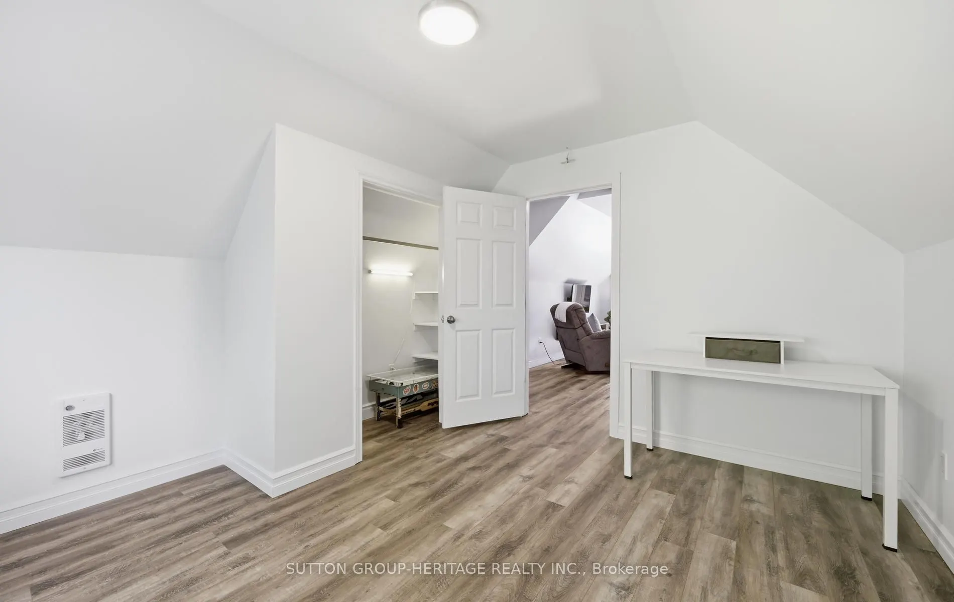 62 Lakeside Beach Road