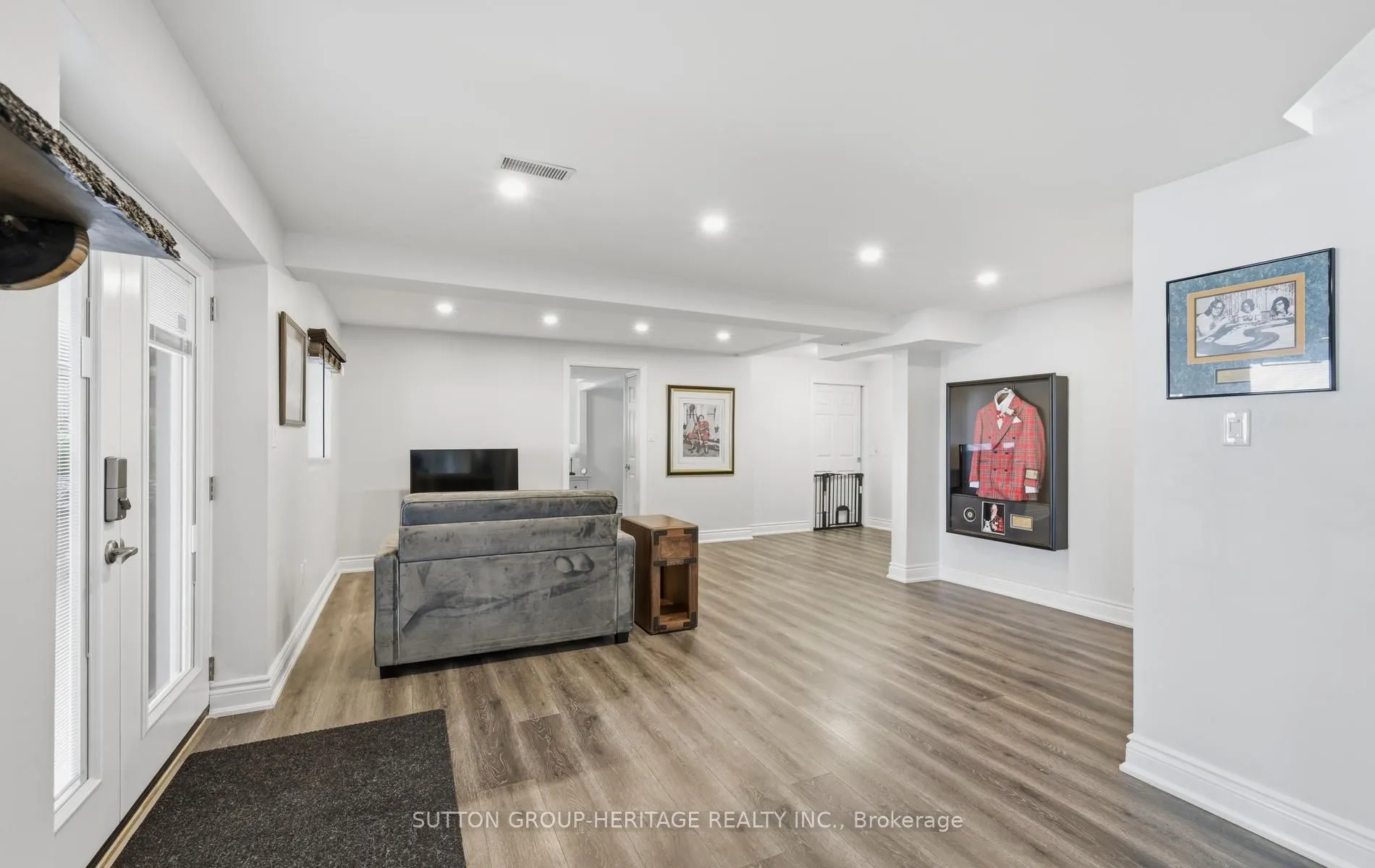 62 Lakeside Beach Road