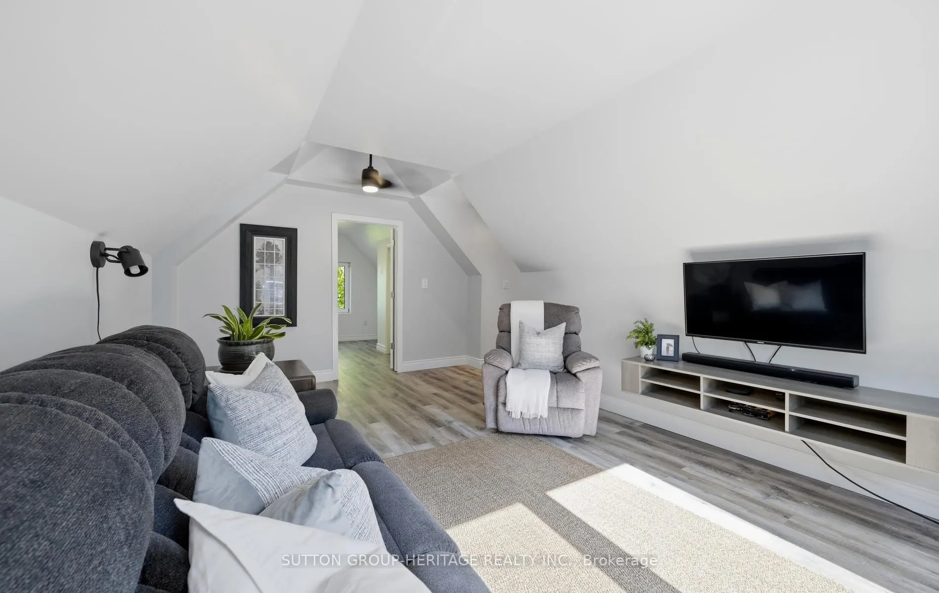 62 Lakeside Beach Road