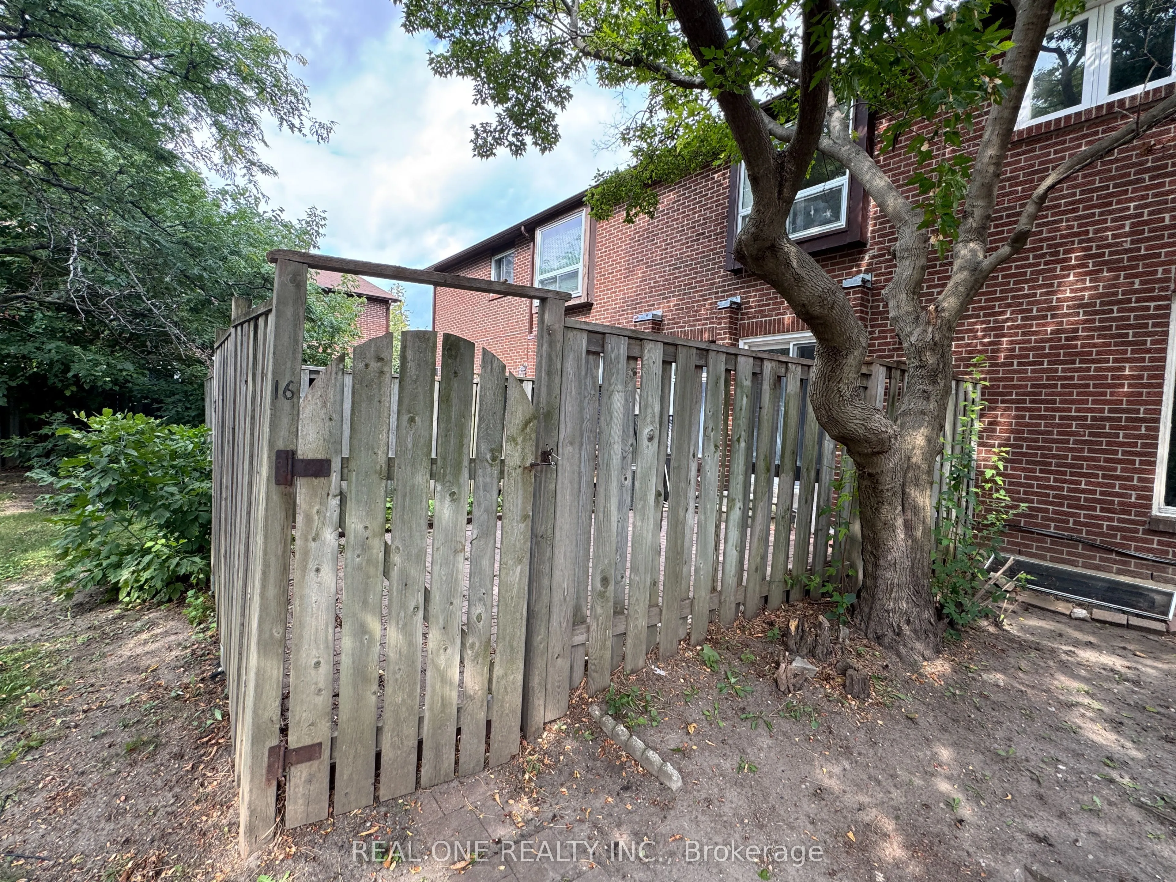 72 Dusay Place #16