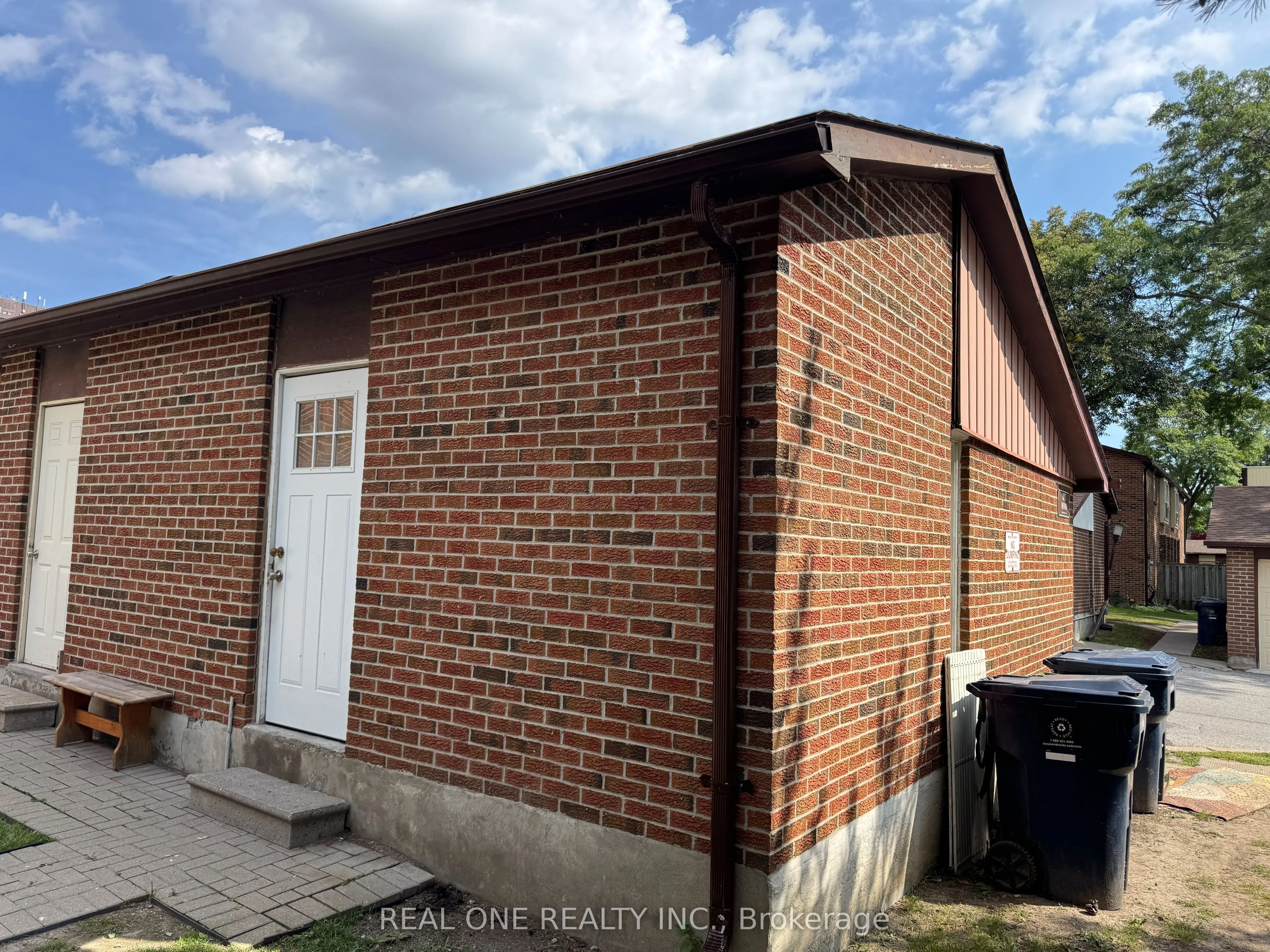 72 Dusay Place #16