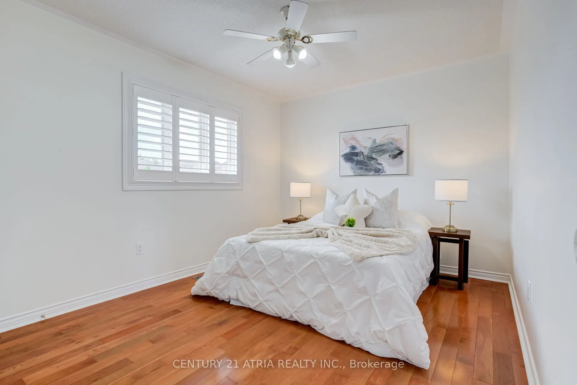 14 Robert Attersley Drive W