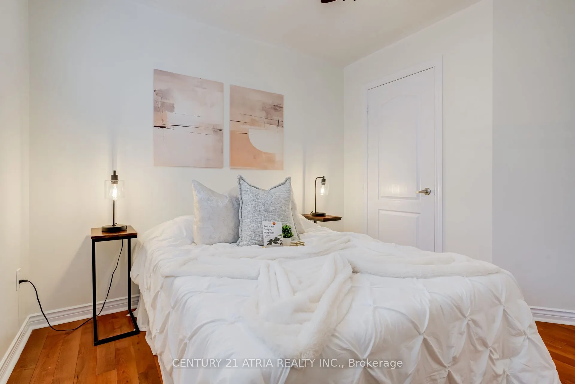 14 Robert Attersley Drive W