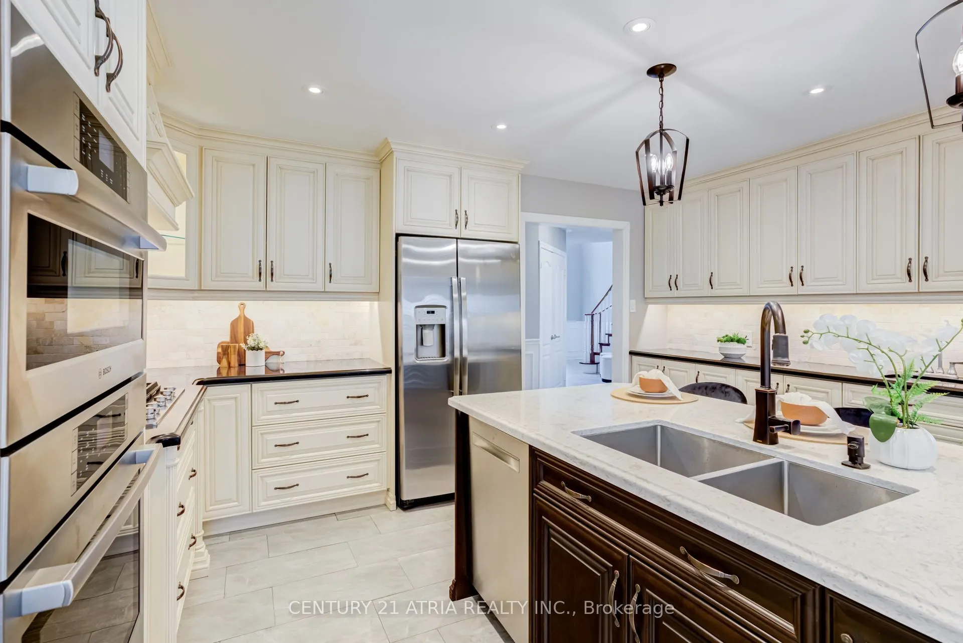 14 Robert Attersley Drive W