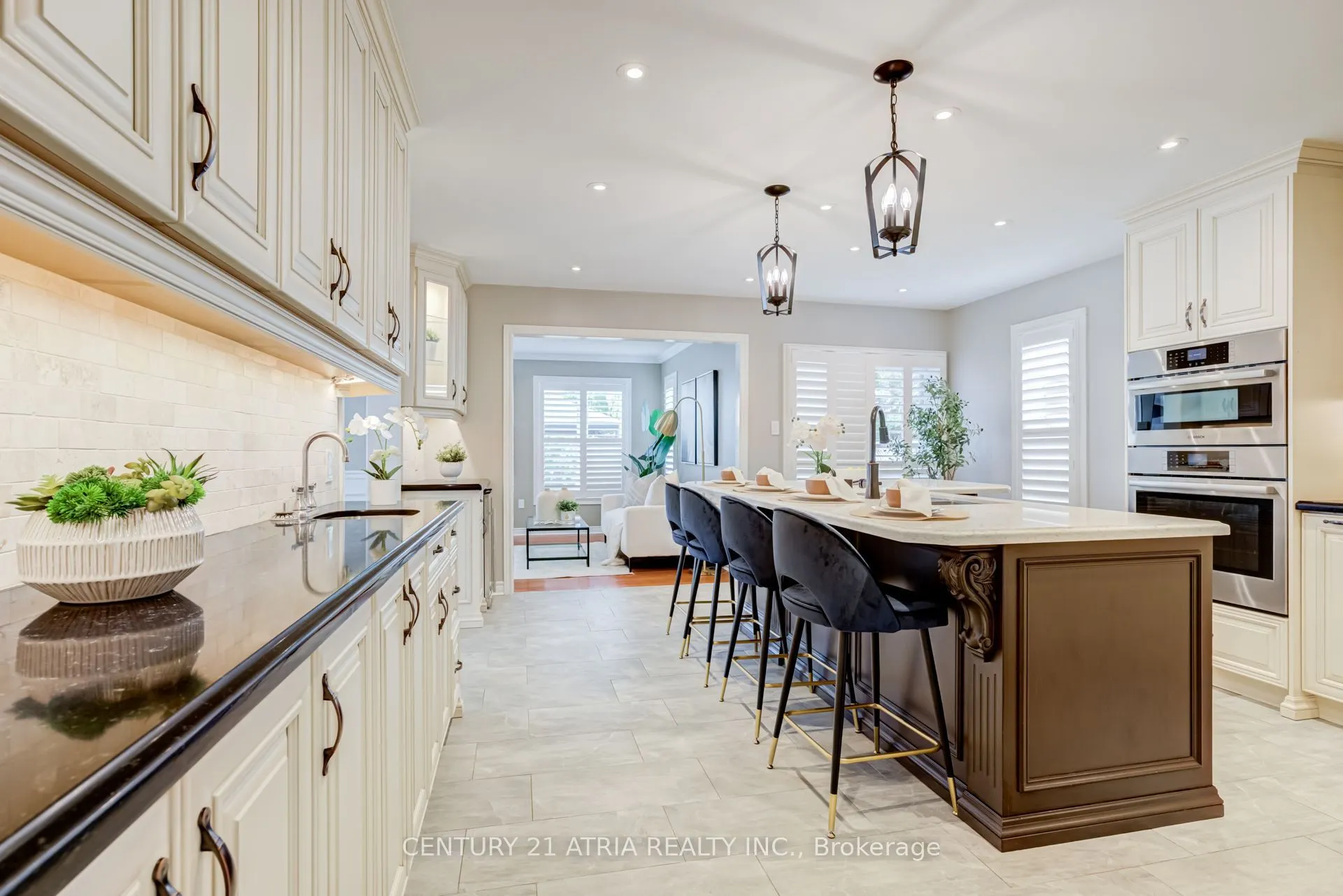 14 Robert Attersley Drive W