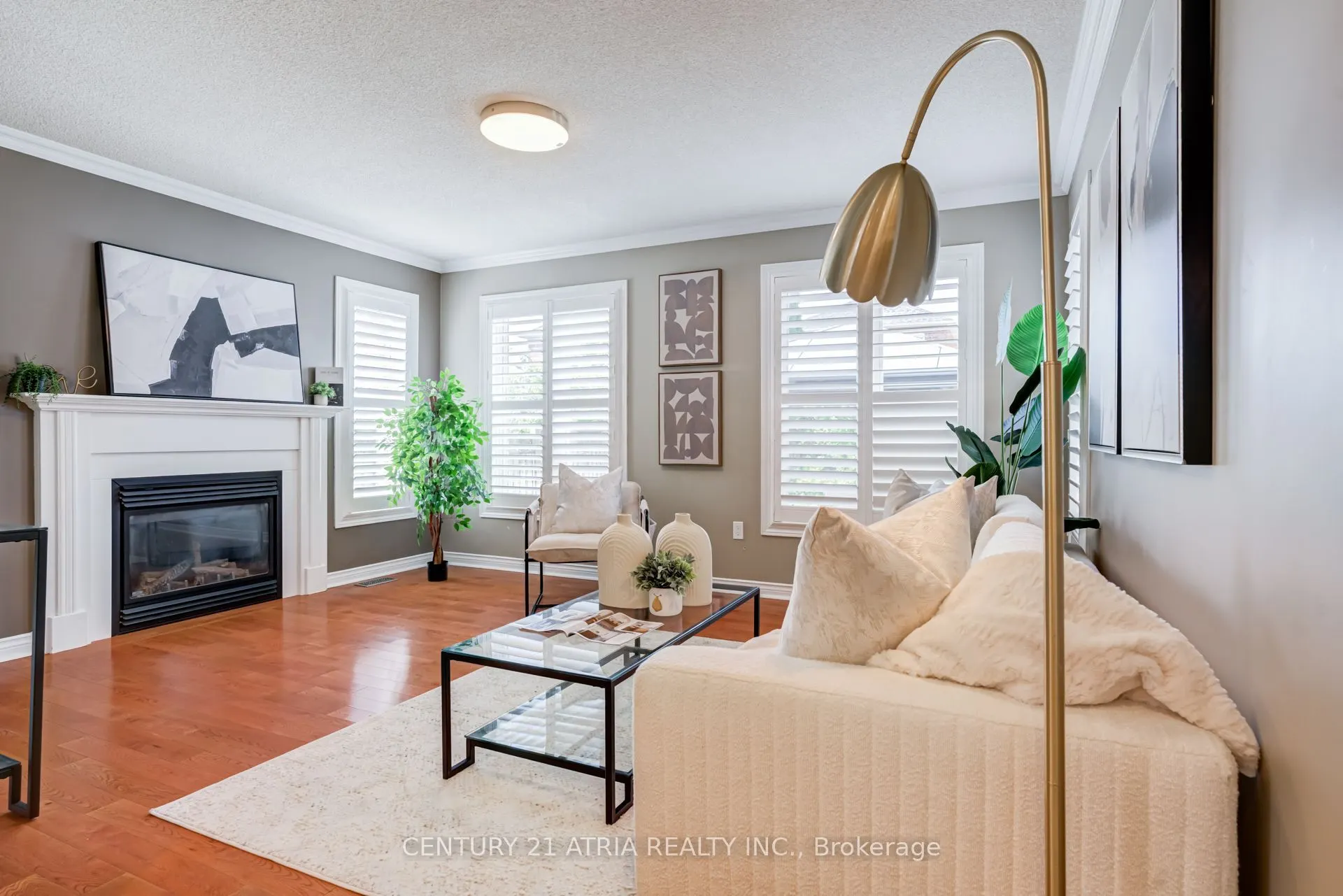 14 Robert Attersley Drive W