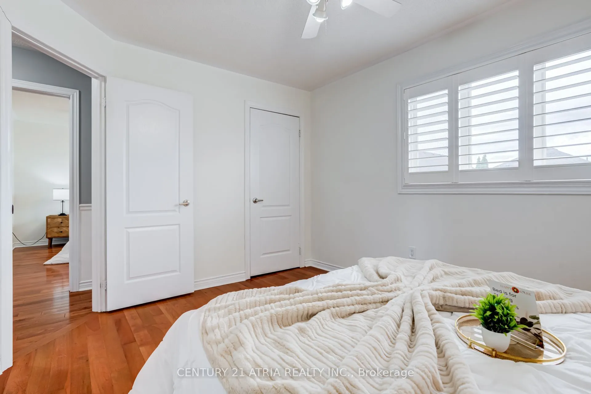 14 Robert Attersley Drive W