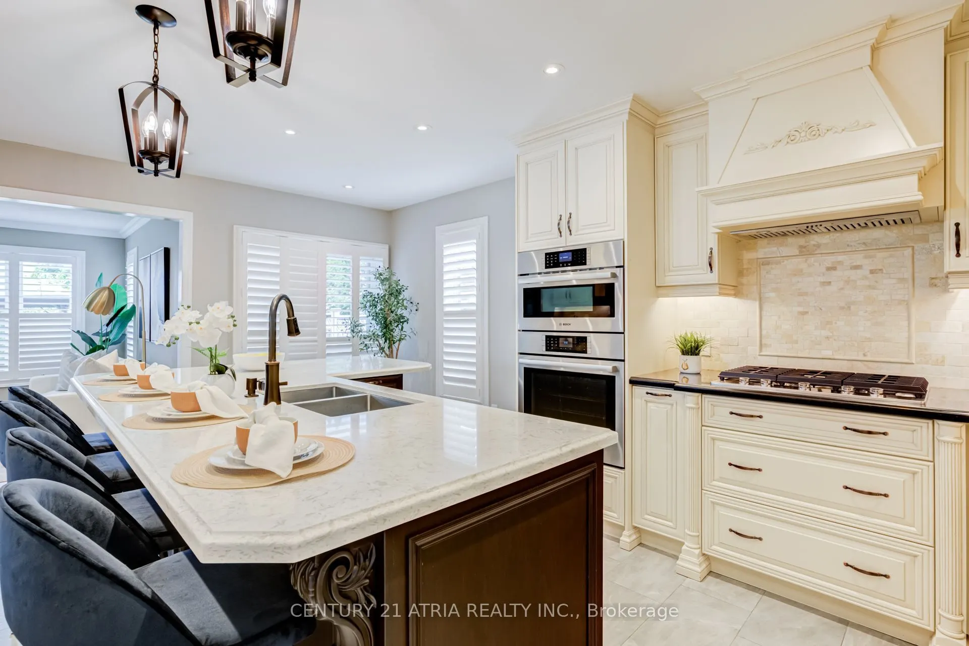 14 Robert Attersley Drive W