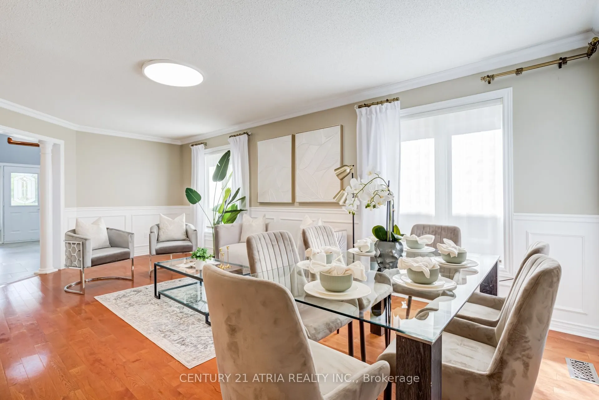 14 Robert Attersley Drive W