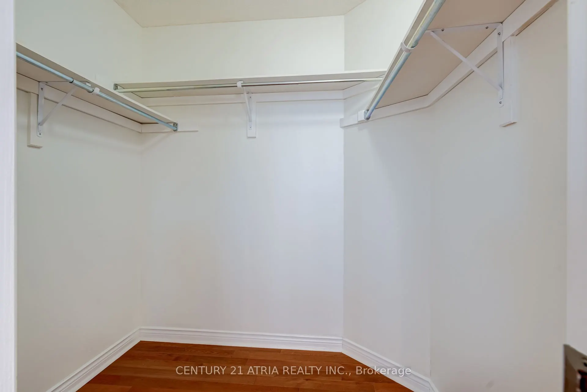 14 Robert Attersley Drive W
