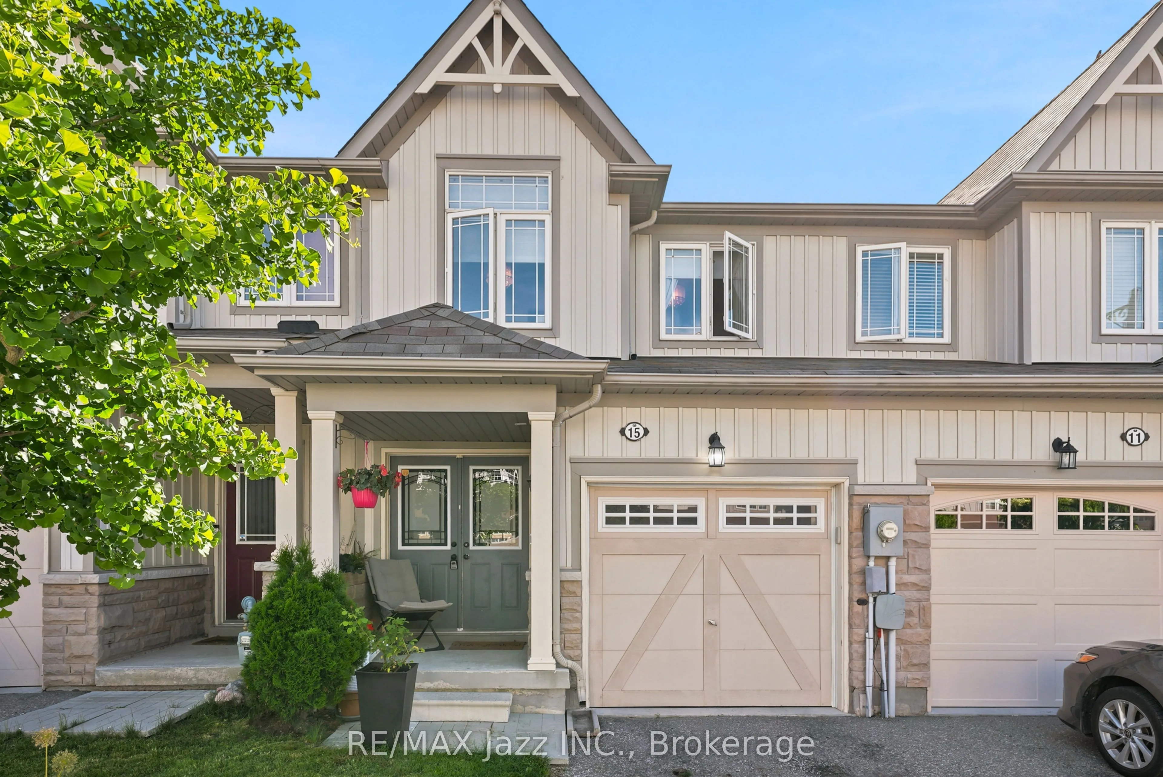 15 Farmstead Drive