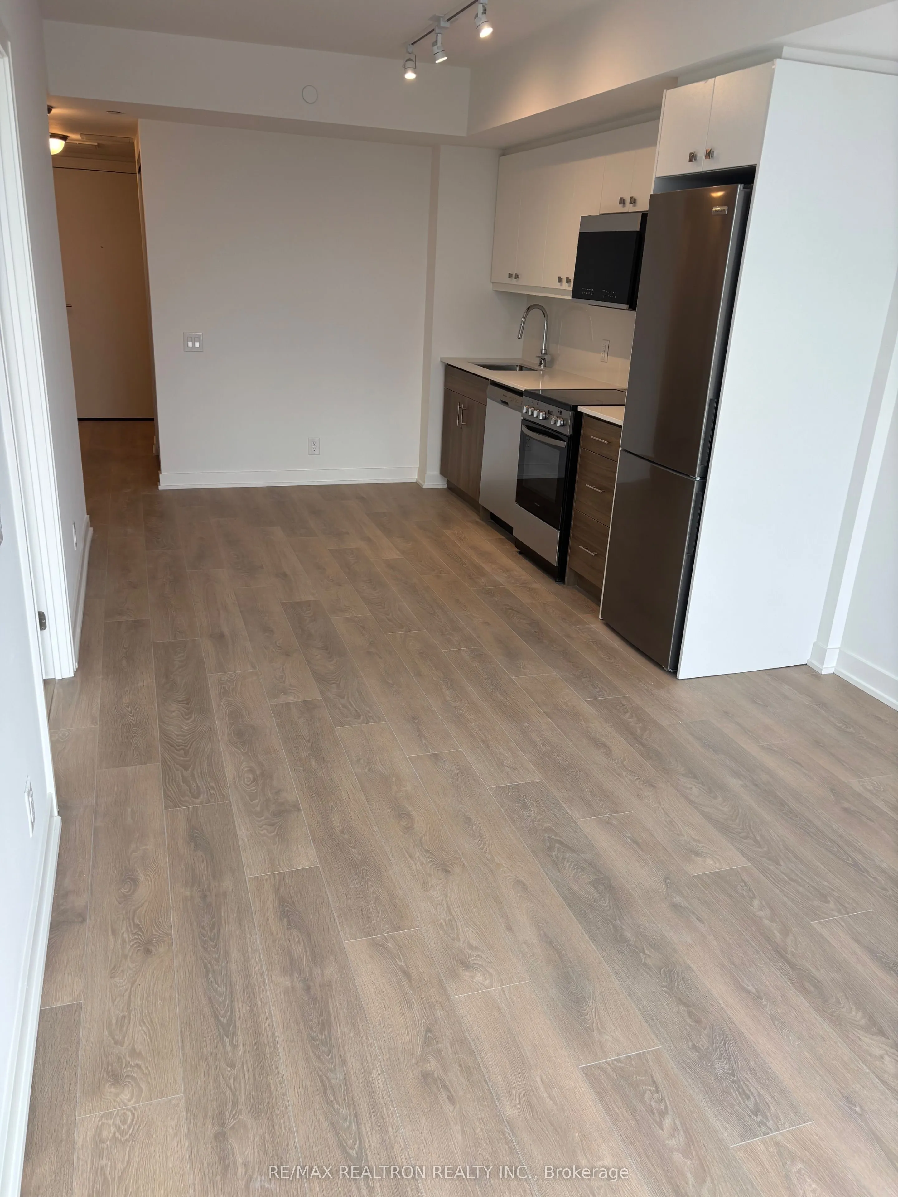 2 Manderley Drive #904