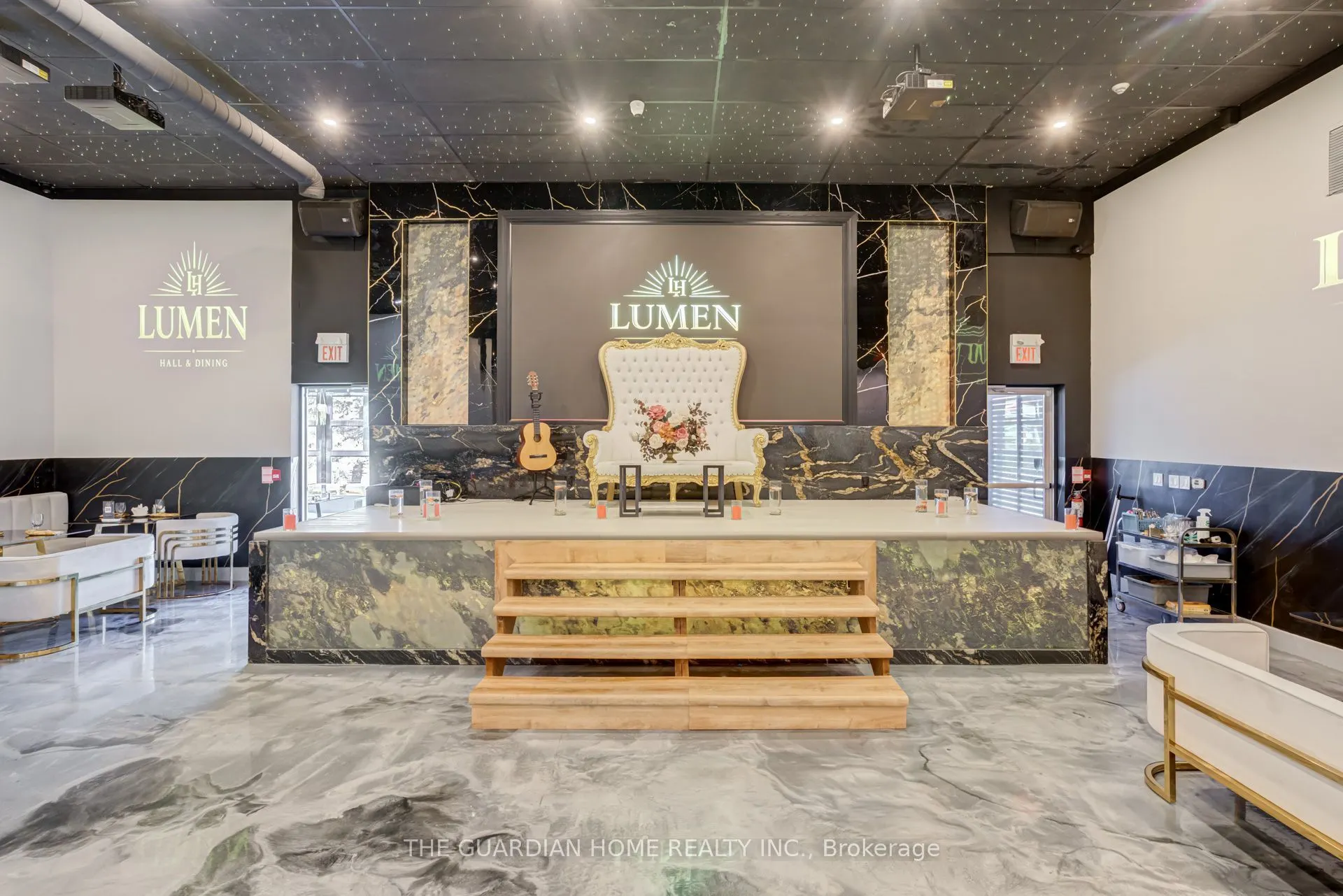 1419 King Street E