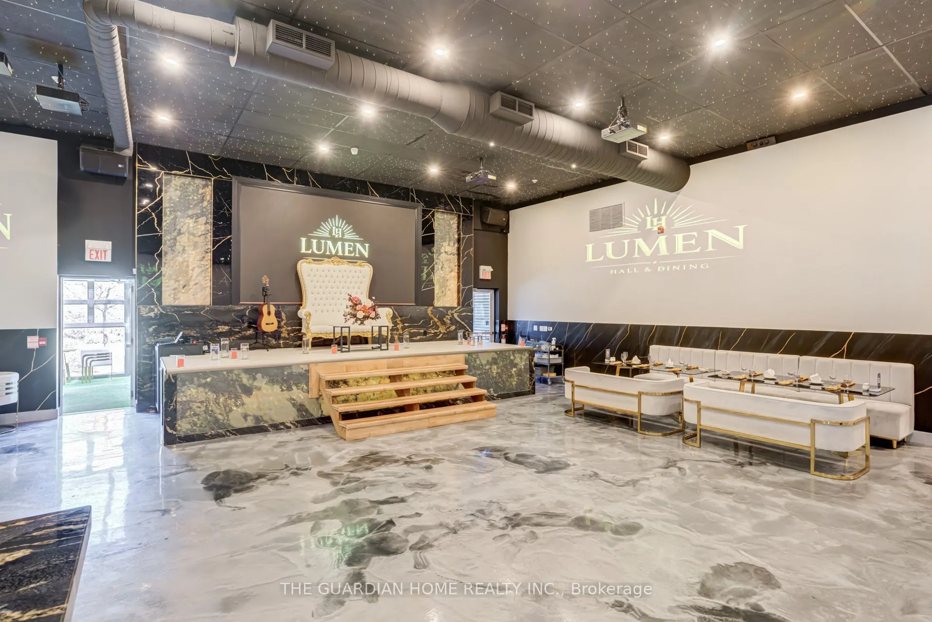 1419 King Street E